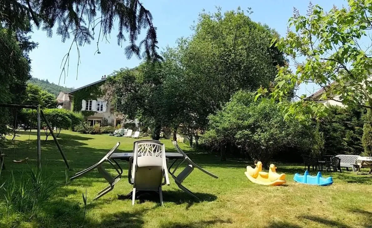Natural landscape in A la Grenouille du Jura - Chambres d'Hôtes de Charme Oyonnax Nantua