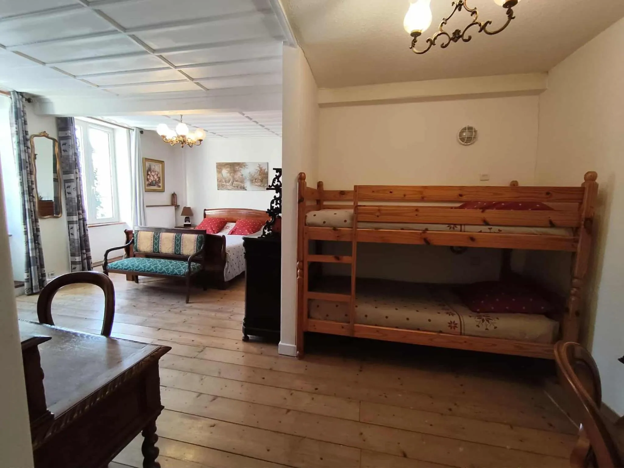 Bedroom, Bed in A la Grenouille du Jura - Chambres d'Hôtes de Charme Oyonnax Nantua