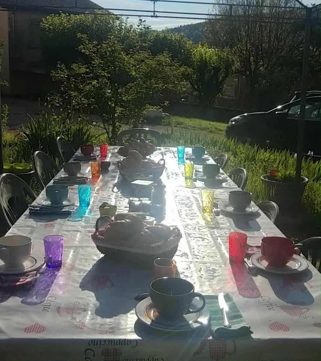 Continental breakfast in A la Grenouille du Jura - Chambres d'Hôtes de Charme Oyonnax Nantua