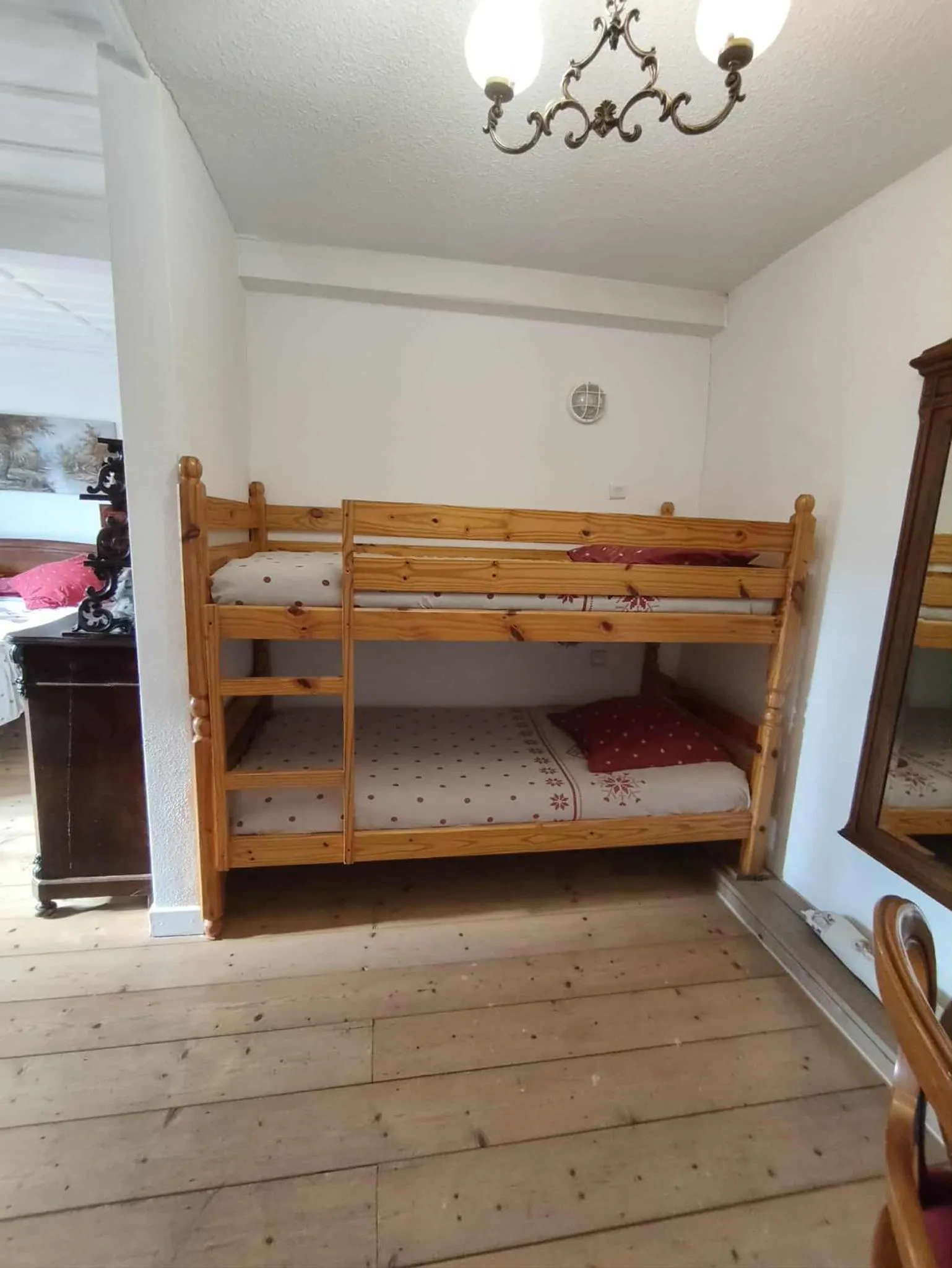 Bedroom, Bed in A la Grenouille du Jura - Chambres d'Hôtes de Charme Oyonnax Nantua