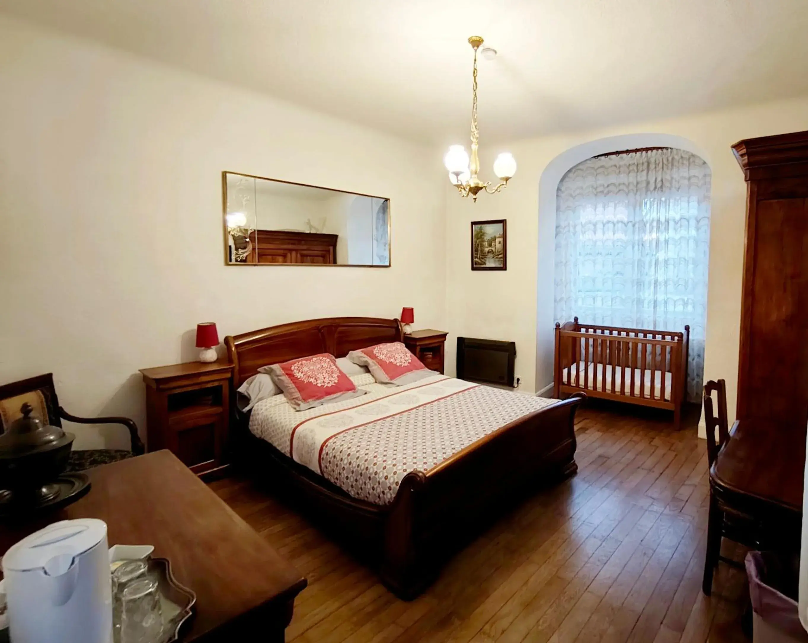 Double Room - single occupancy in A la Grenouille du Jura - Chambres d'Hôtes de Charme Oyonnax Nantua Double Room - single occupancy in A la Grenouille du Jura - Chambres d'Hôtes de Charme Oyonnax Nantua