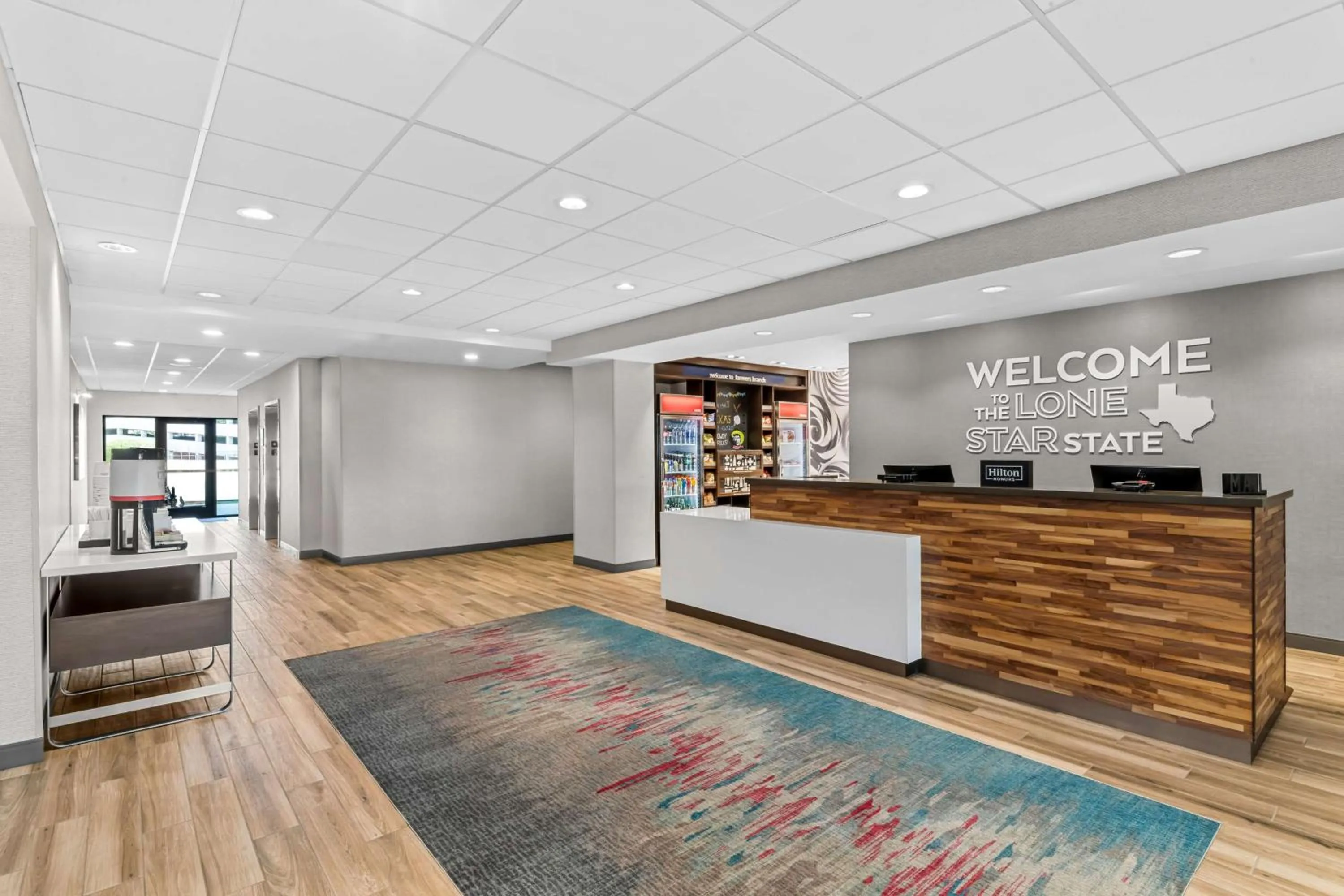 Lobby or reception in Hampton Inn & Suites Dallas - Farmers Branch