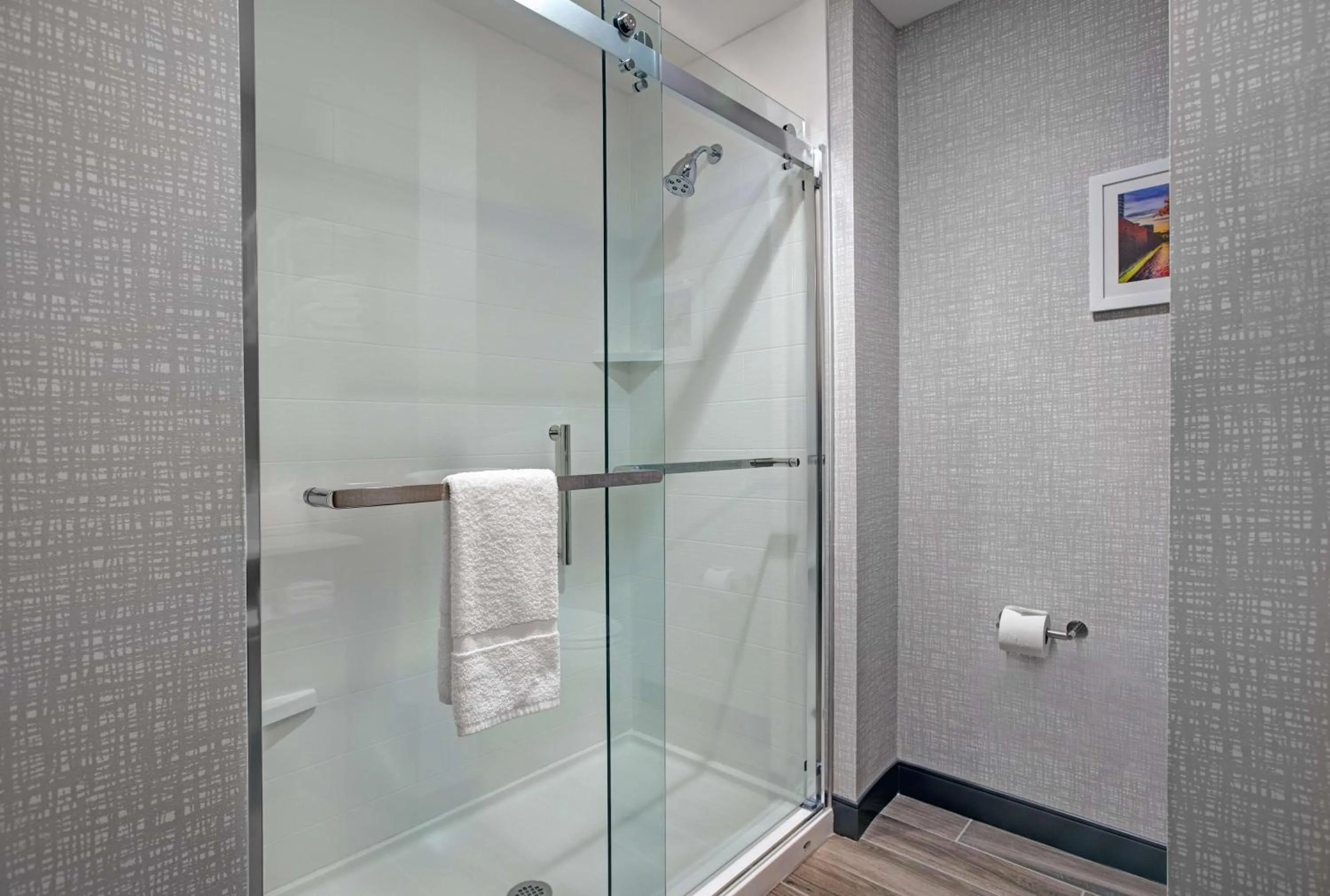 Bathroom in Hampton Inn & Suites Dallas - Farmers Branch