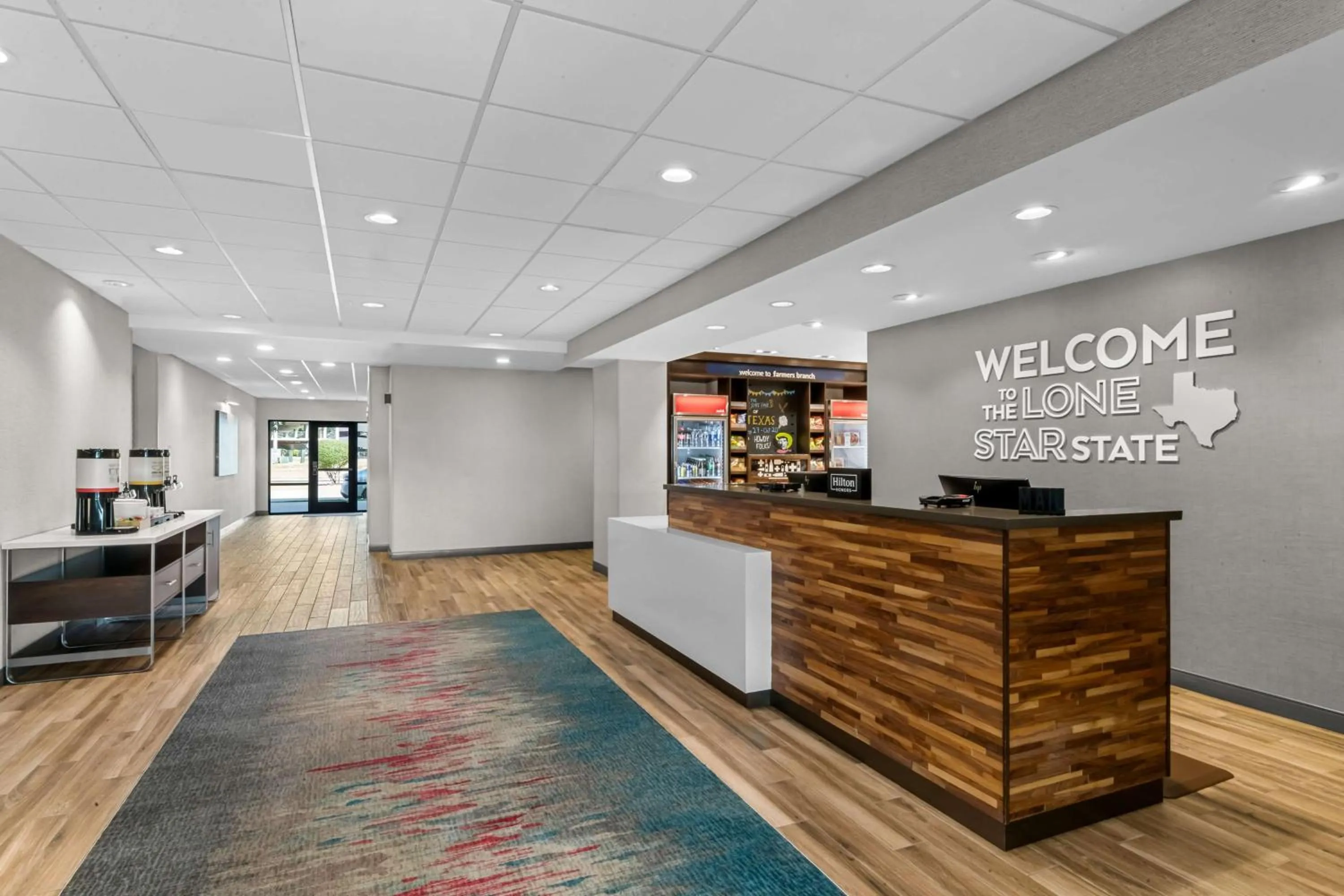 Lobby or reception in Hampton Inn & Suites Dallas - Farmers Branch
