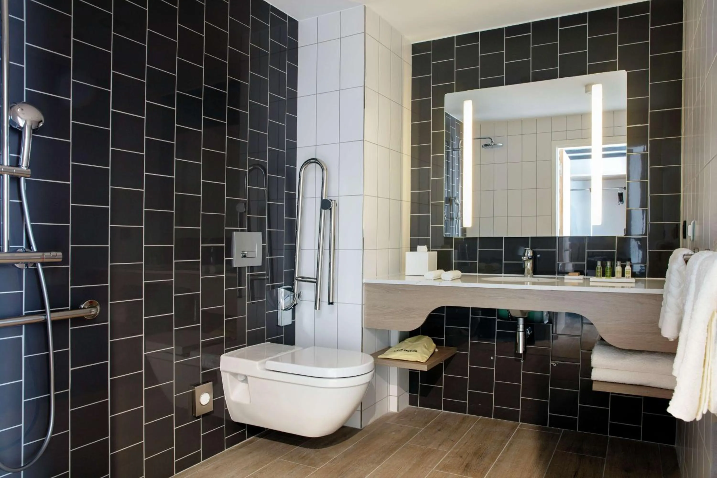 Bathroom in Hilton Garden Inn Paris Orly Airport