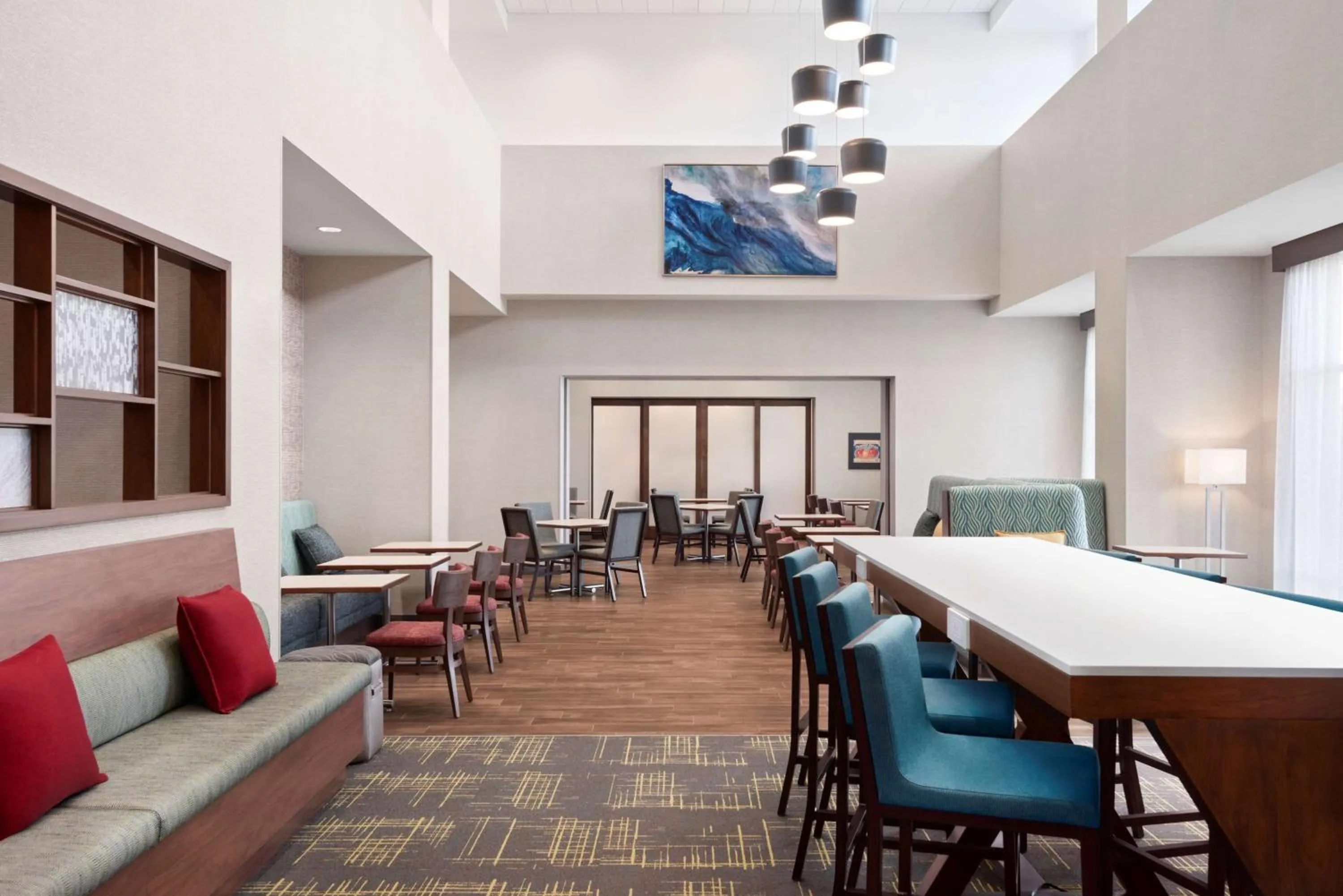 Lobby or reception in Hampton Inn & Suites Kelowna, British Columbia, Canada