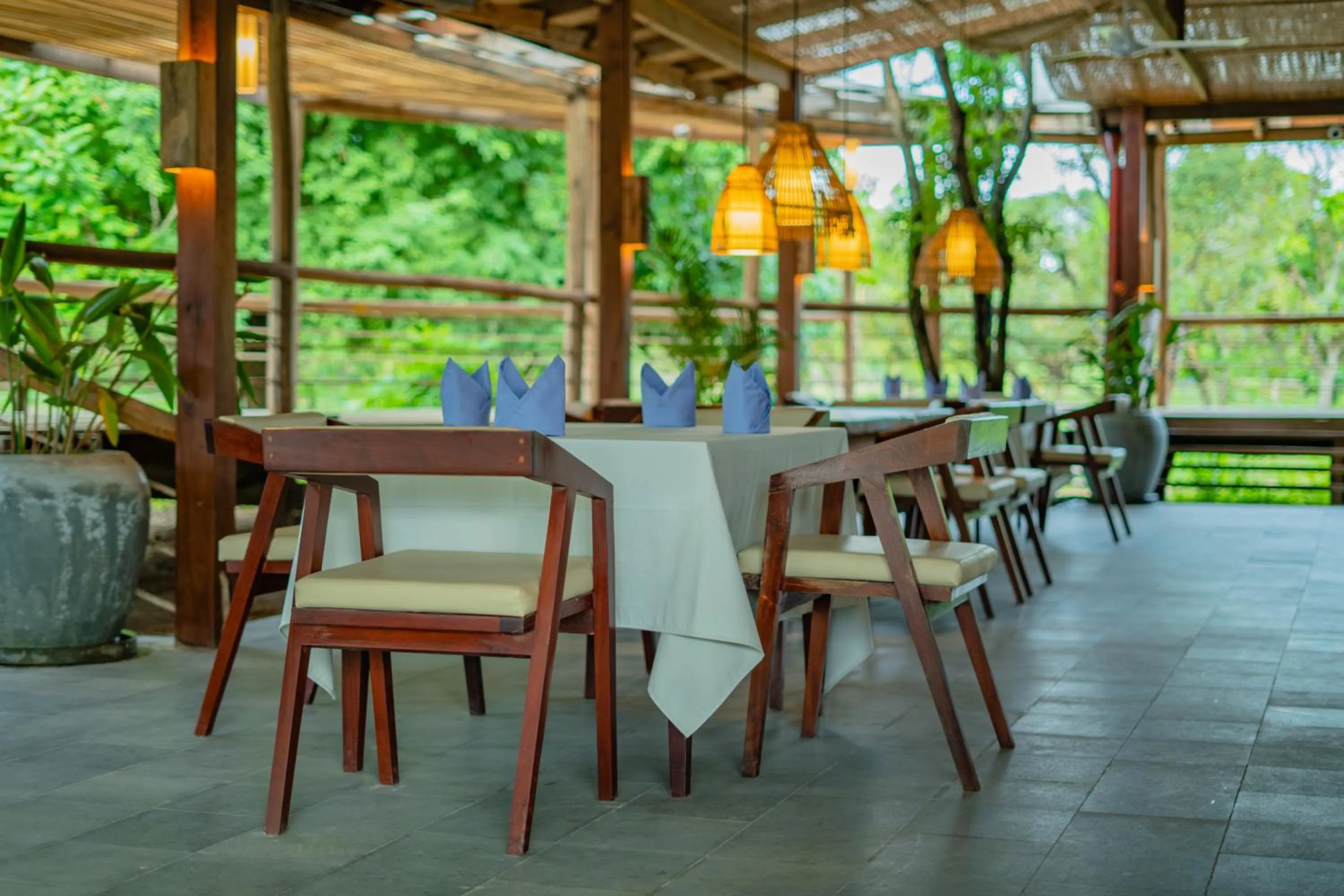 Restaurant/places to eat in Peam Snea Resort