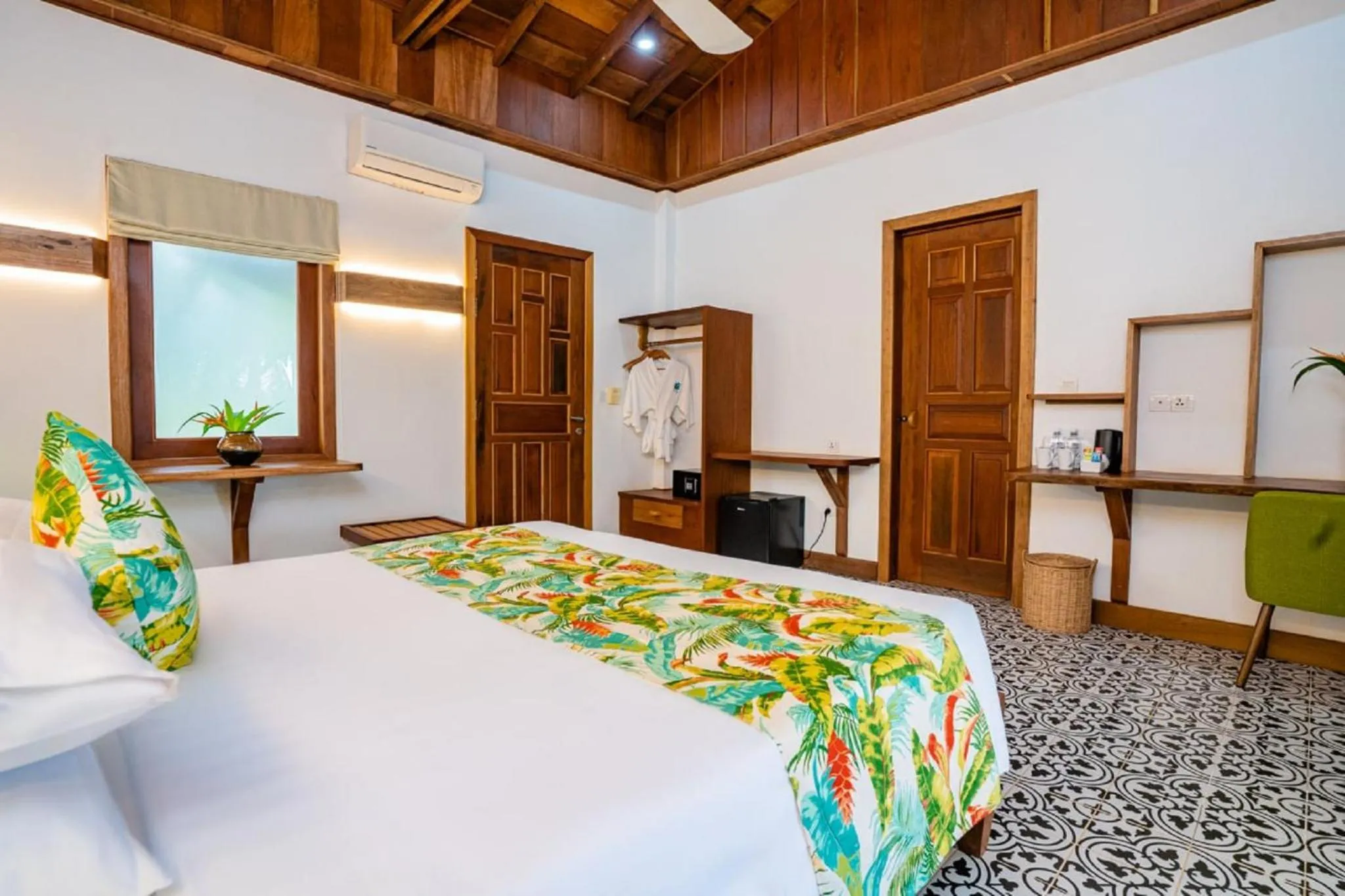 Bedroom, Bed in Peam Snea Resort