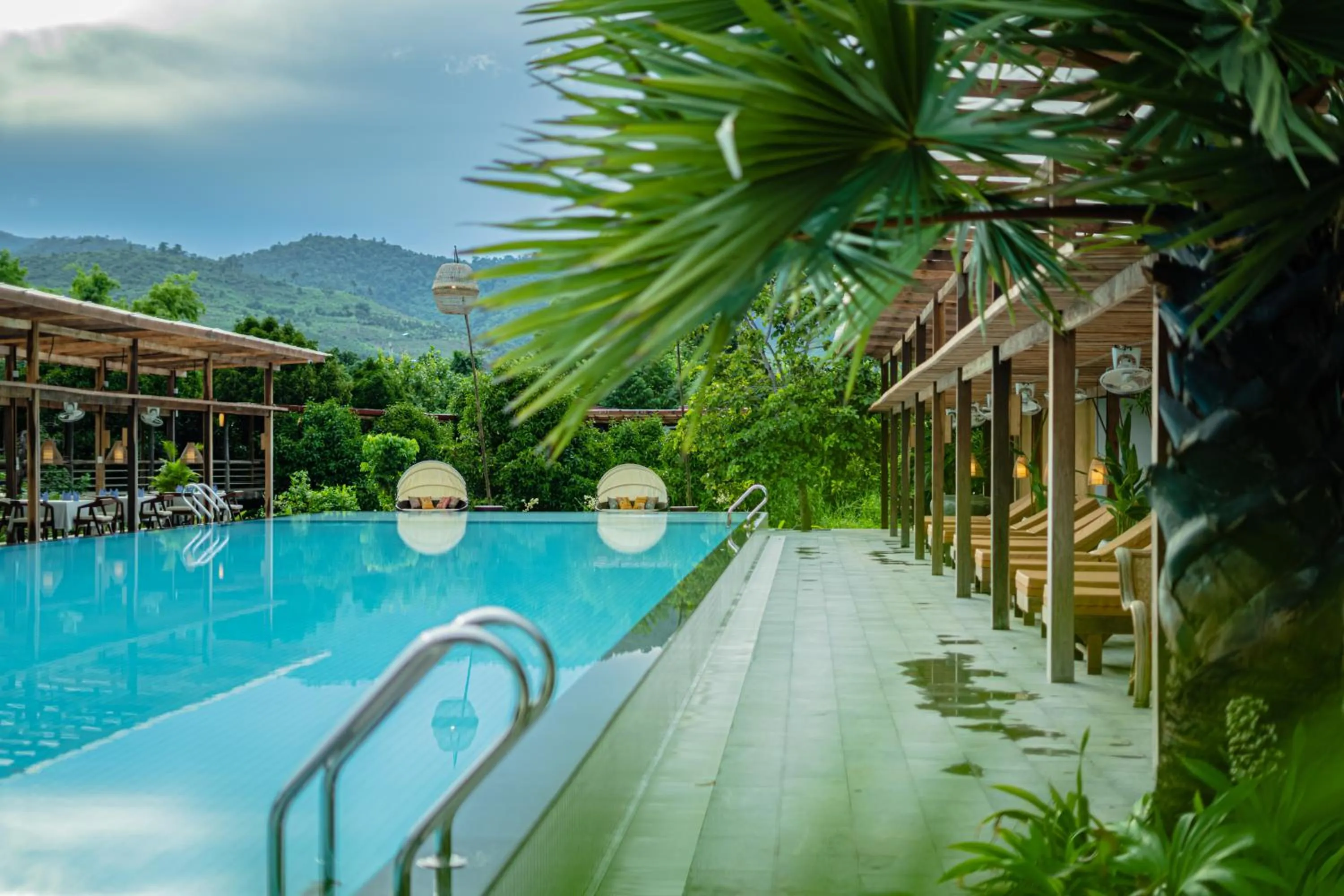 Swimming pool in Peam Snea Resort