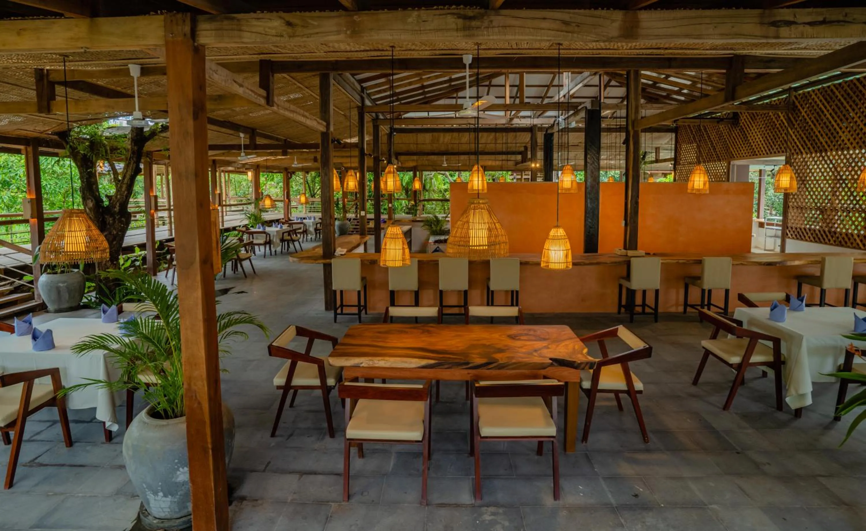 Restaurant/places to eat in Peam Snea Resort