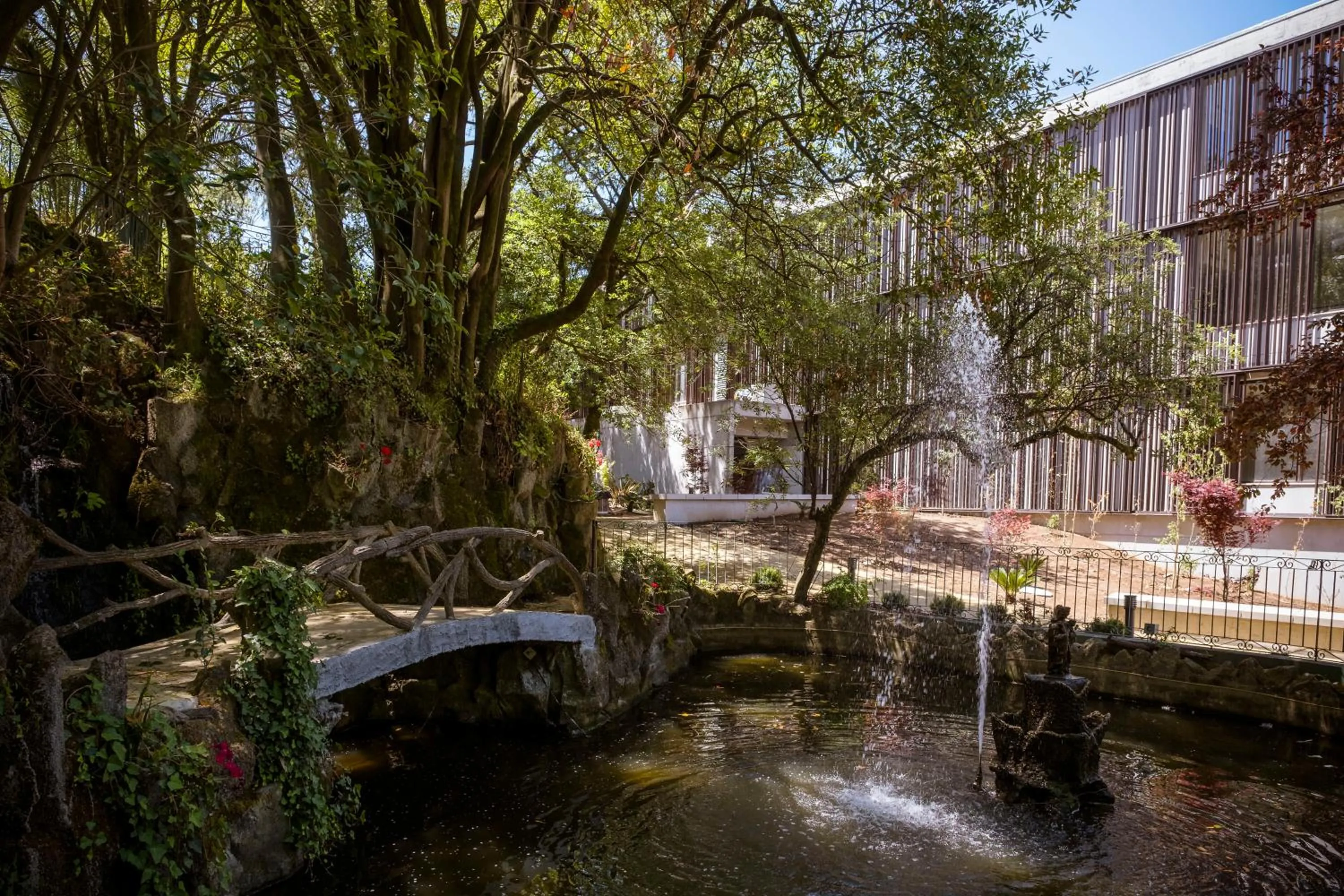 Garden in Boeira Garden Hotel Porto Gaia, Curio Collection by Hilton