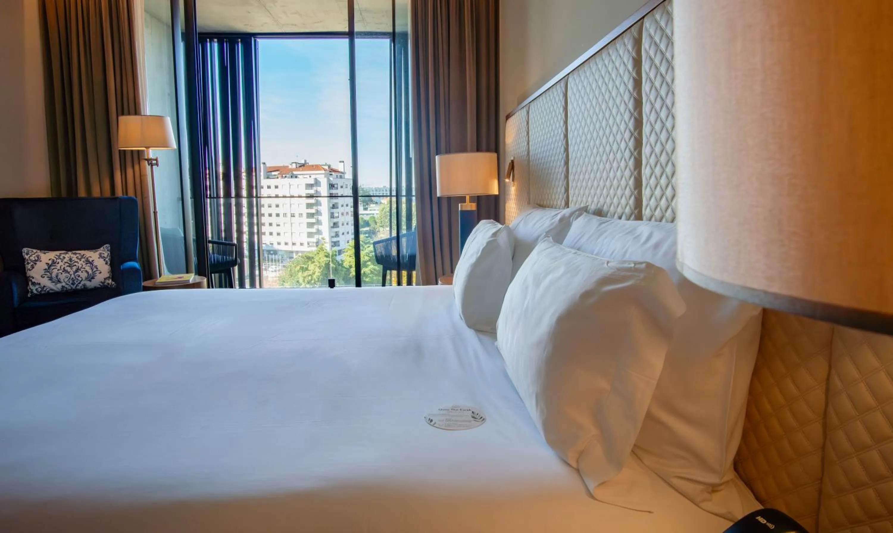 Bed in Boeira Garden Hotel Porto Gaia, Curio Collection by Hilton