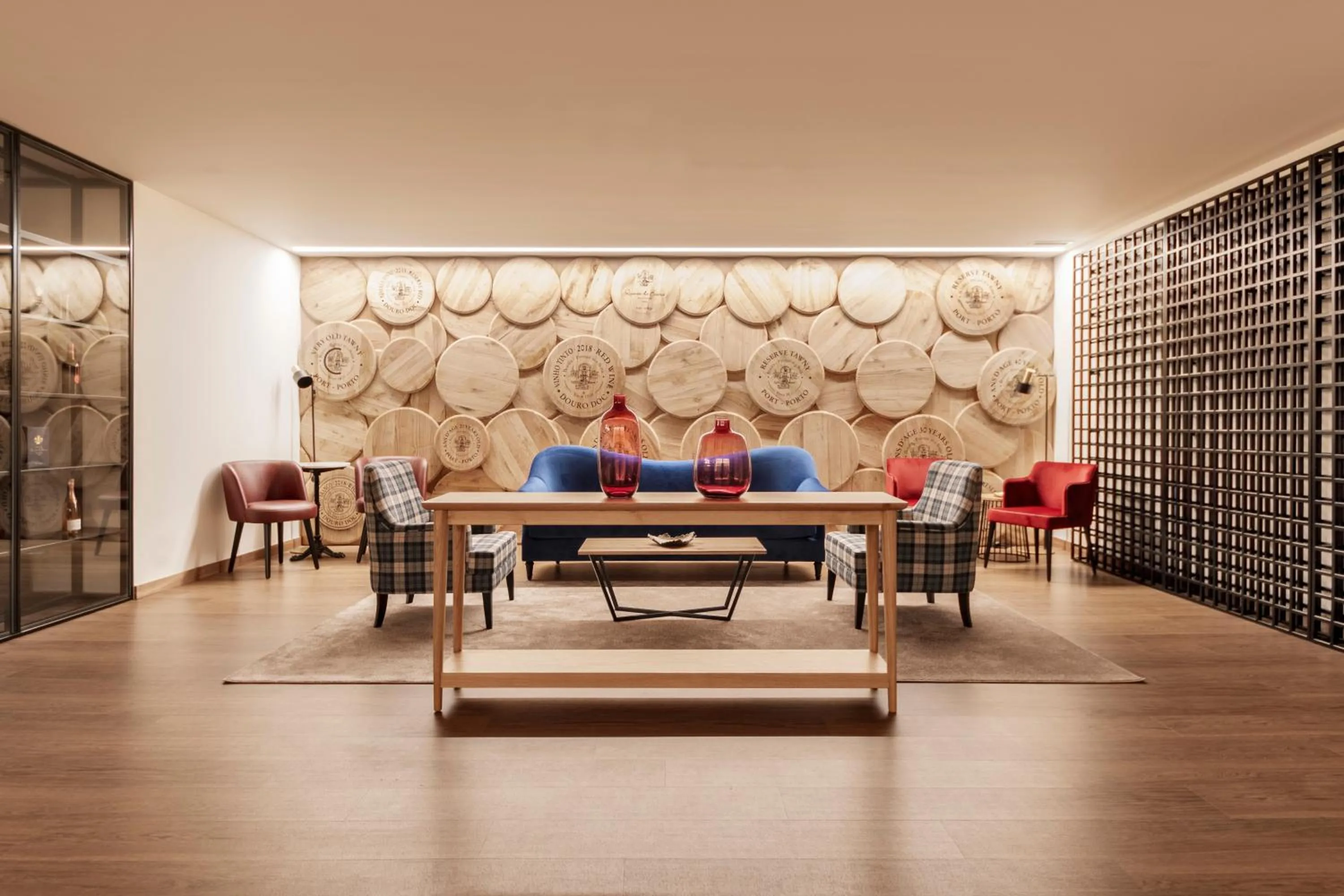 Seating area in Boeira Garden Hotel Porto Gaia, Curio Collection by Hilton
