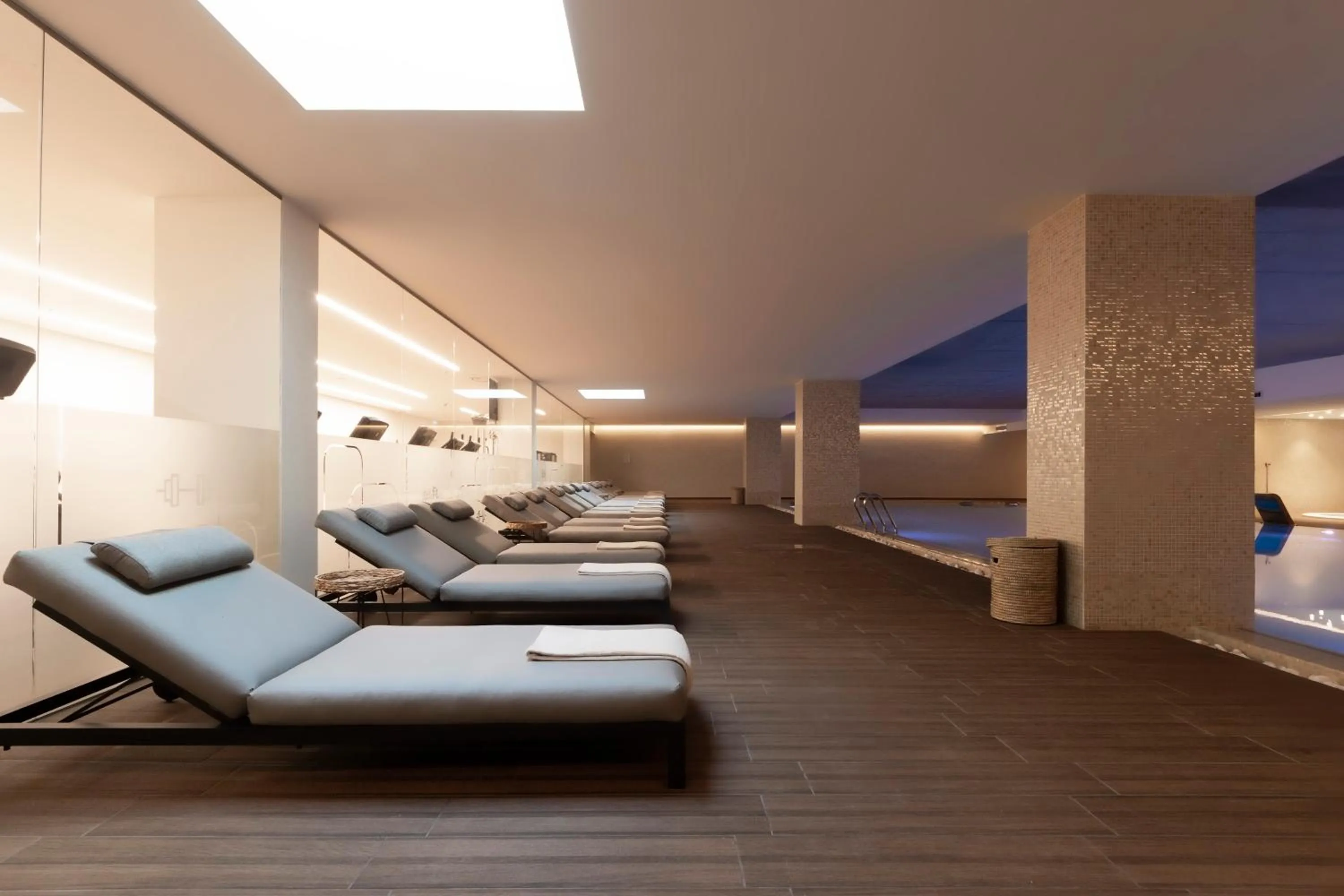 Spa and wellness centre/facilities, Bed in Boeira Garden Hotel Porto Gaia, Curio Collection by Hilton
