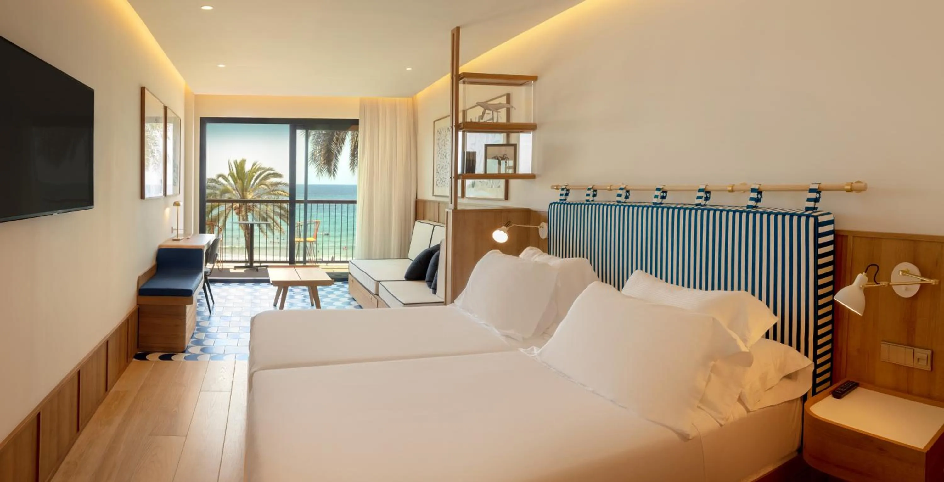 Photo of the whole room, Bed in H10 Porto Poniente 4* Sup