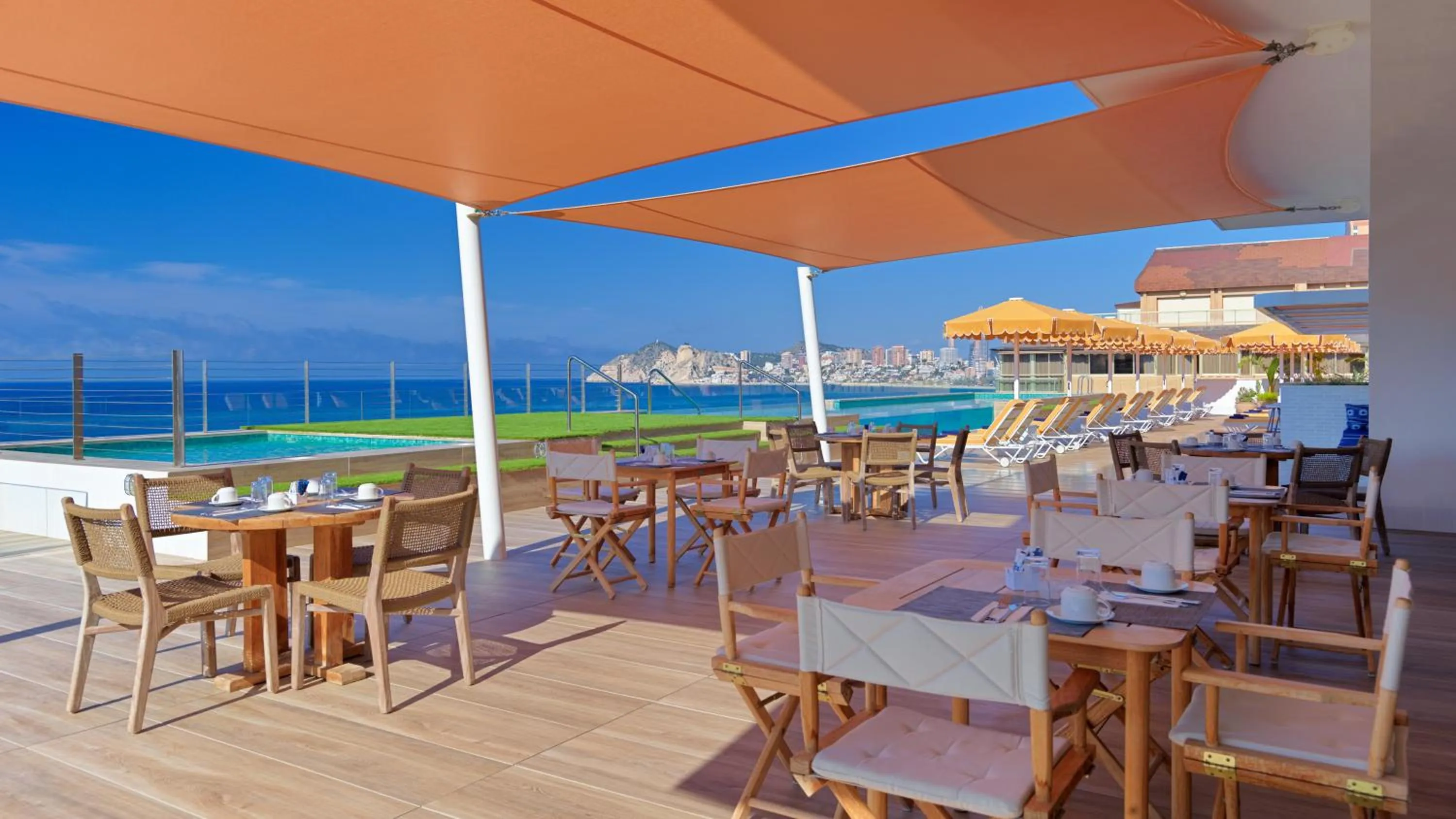 Restaurant/places to eat in H10 Porto Poniente 4* Sup