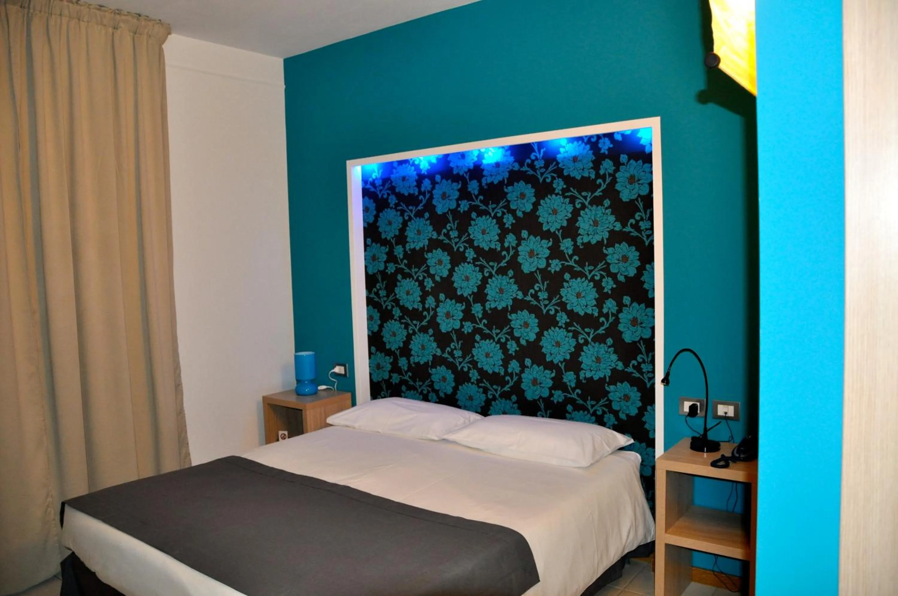 Decorative detail, Bed in Letto & Riletto