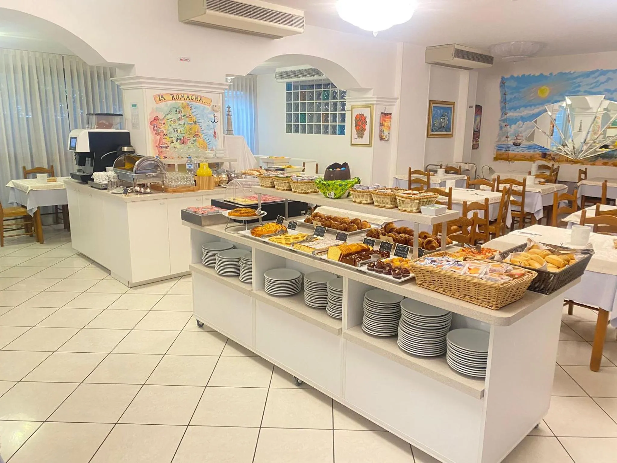 Breakfast in Hotel Arlecchino