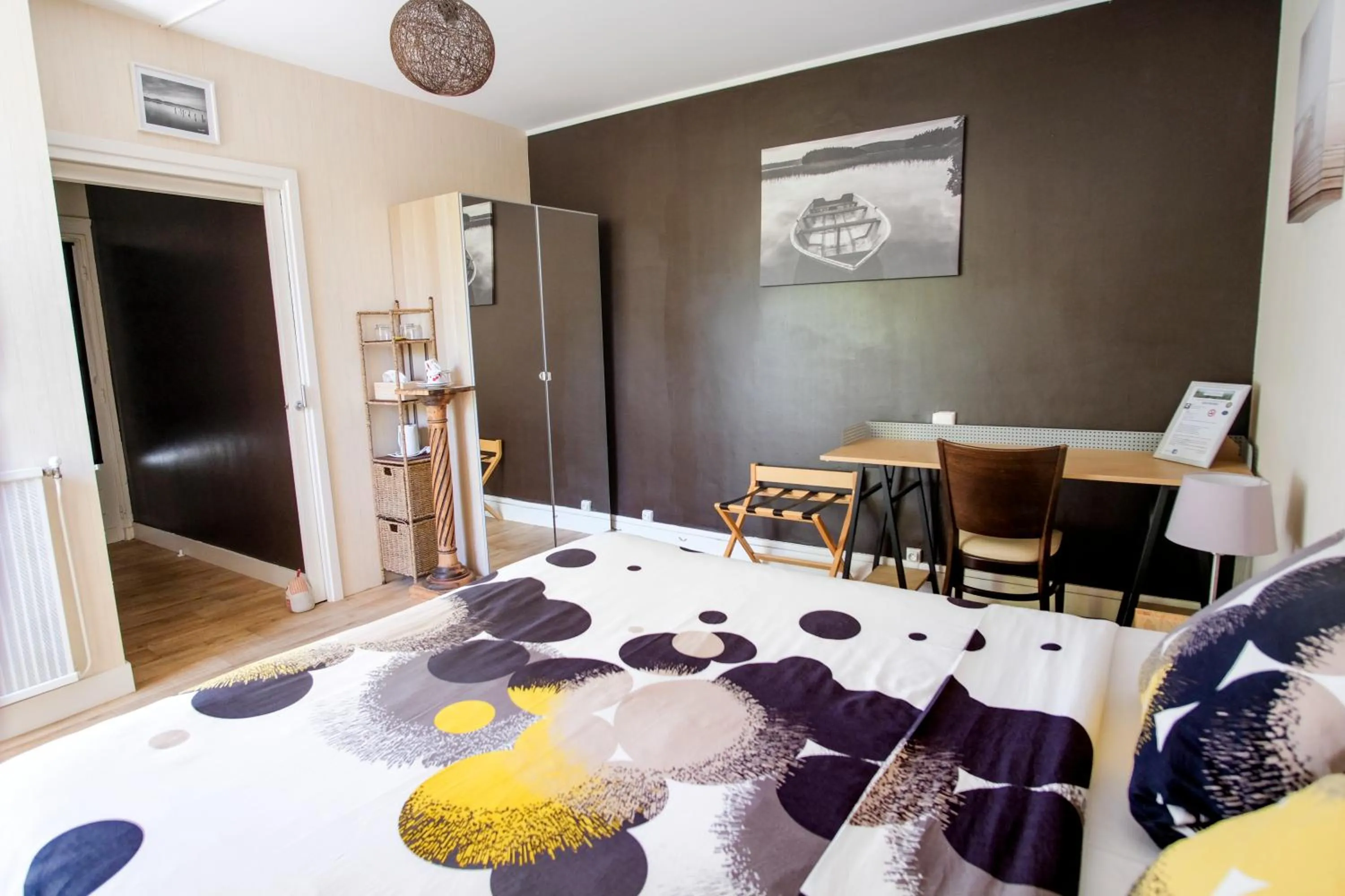 Photo of the whole room, Bed in Les Gués Rivières