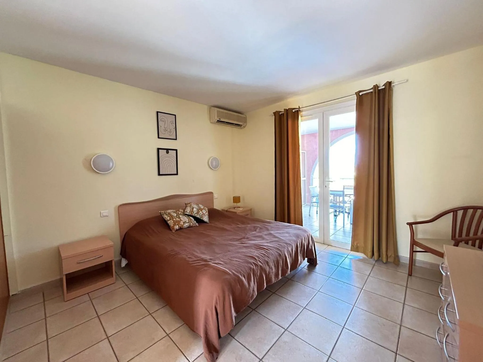 Bed in Résidence Villa Romana avec Piscine et Jacuzzi