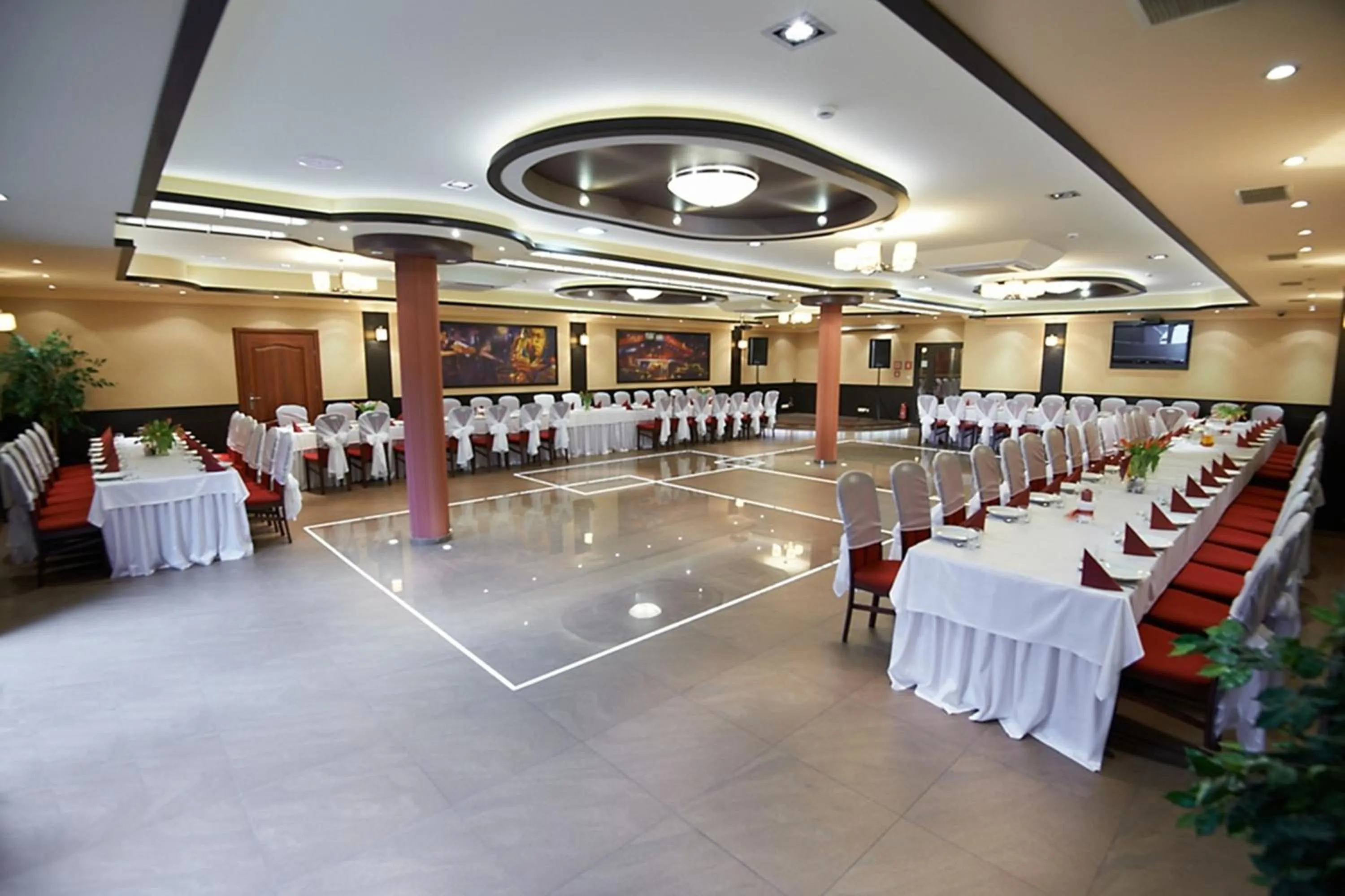 People in Hotel Texicana