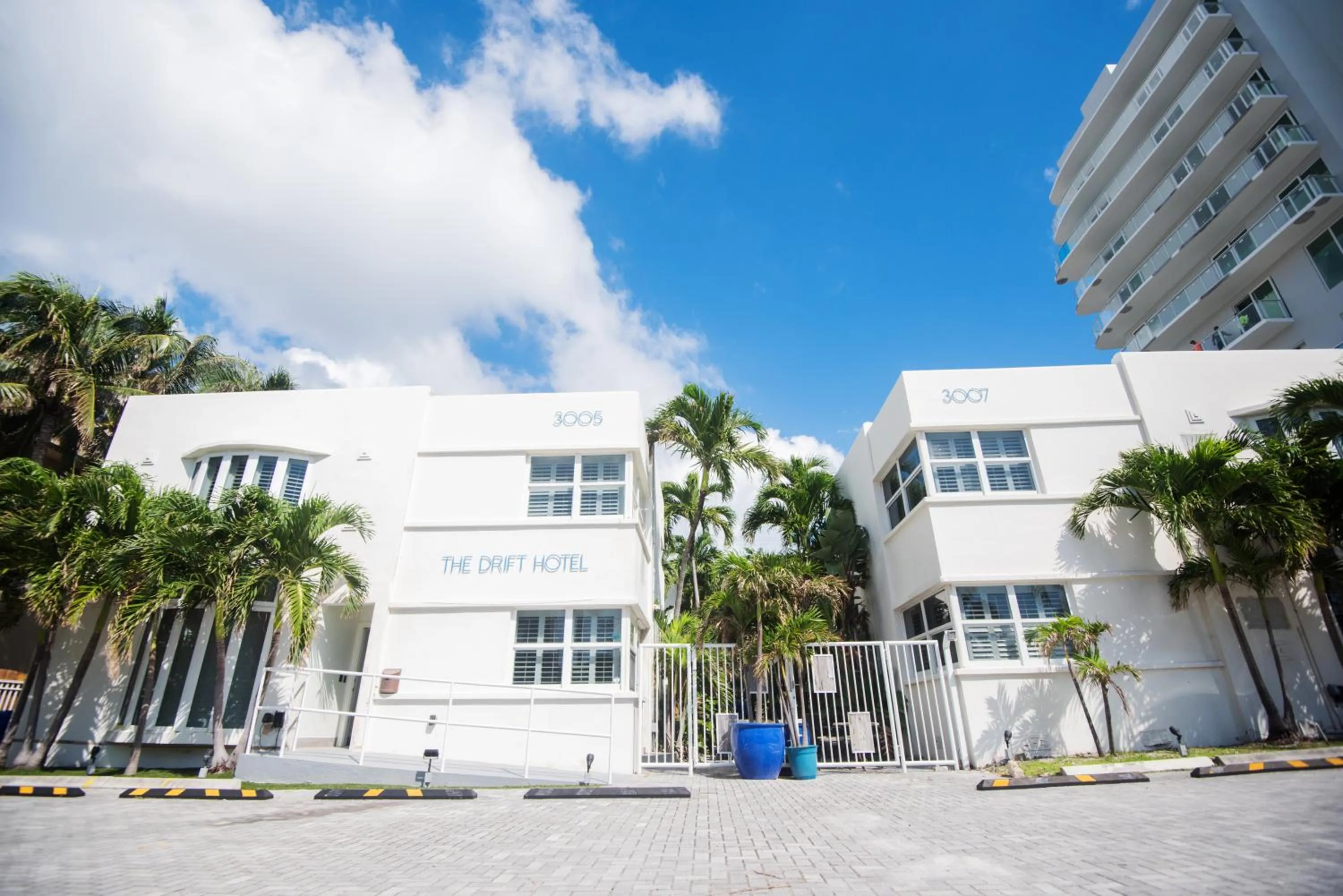 Facade/entrance in The Drift Hotel