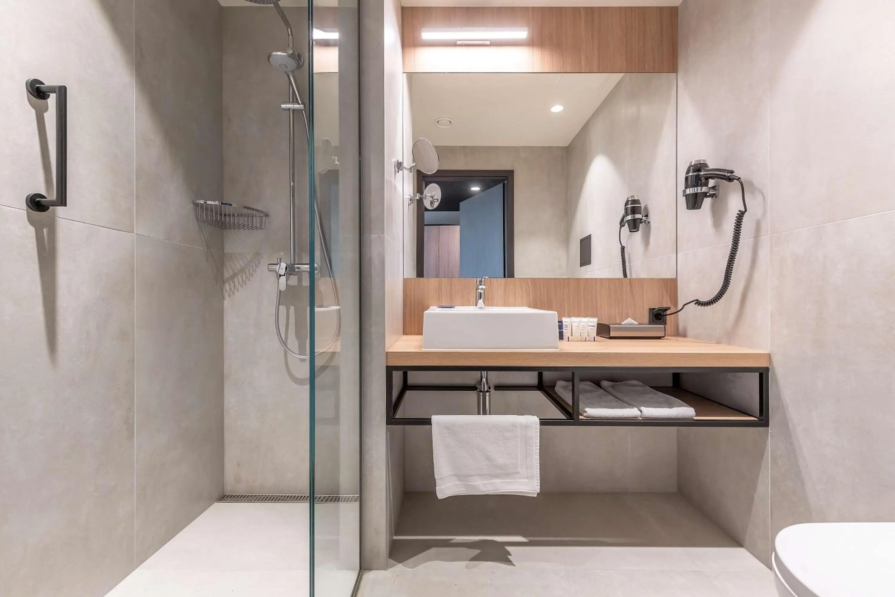 Shower in Park Inn by Radisson Vilnius Airport Hotel & Conference Centre