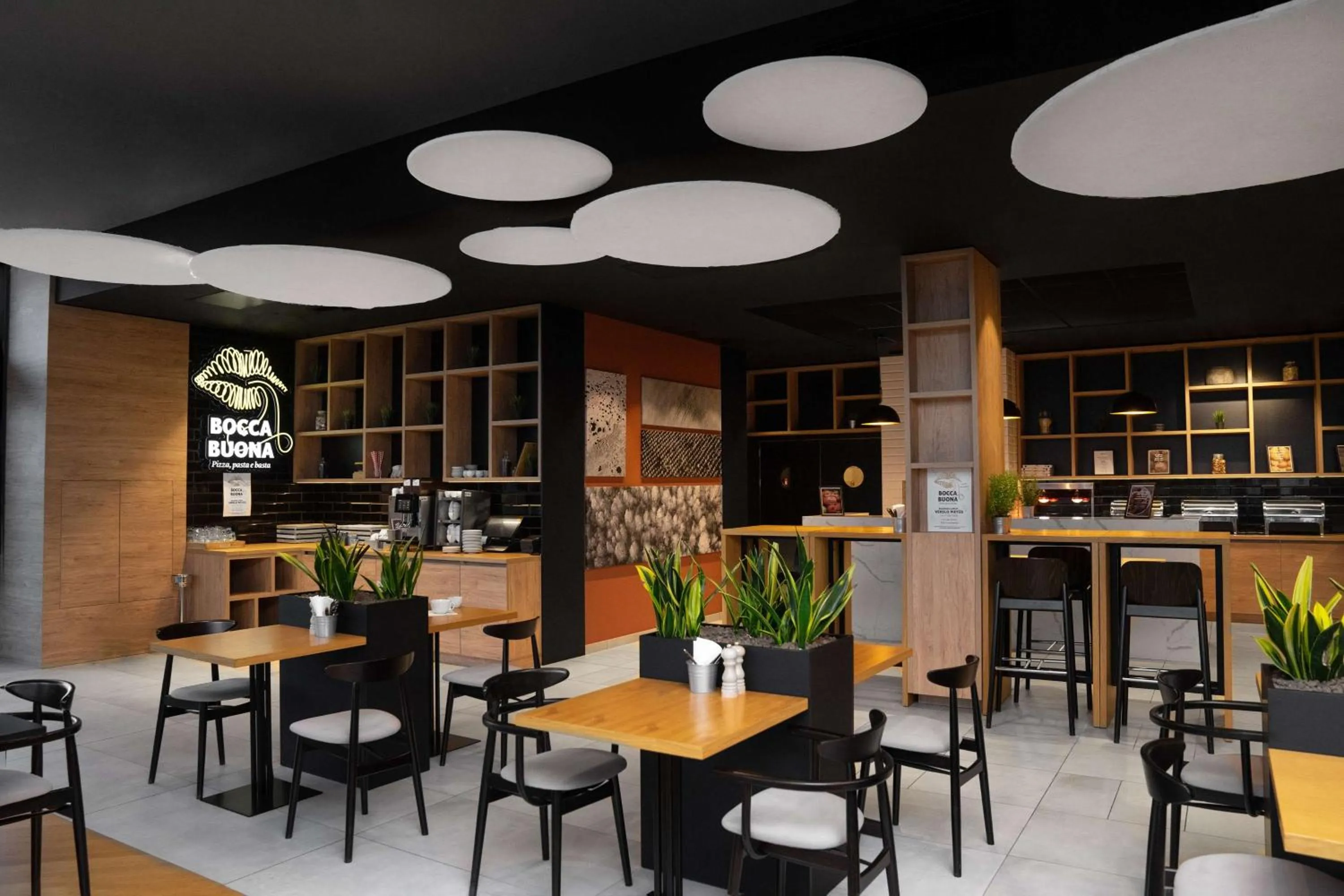 Restaurant/places to eat in Park Inn by Radisson Vilnius Airport Hotel & Conference Centre