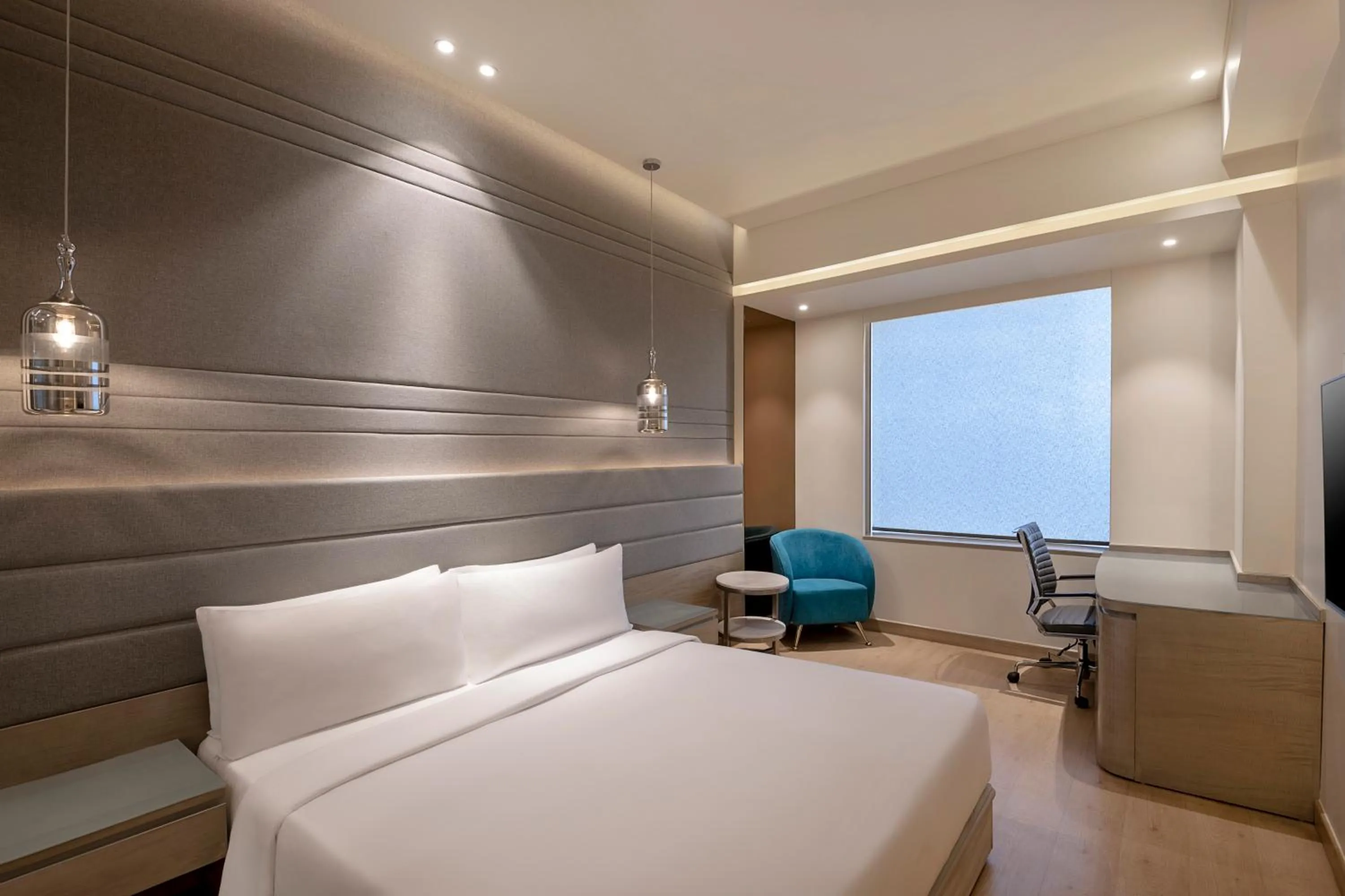 Bed in Radisson Blu Towers Kaushambi Delhi NCR