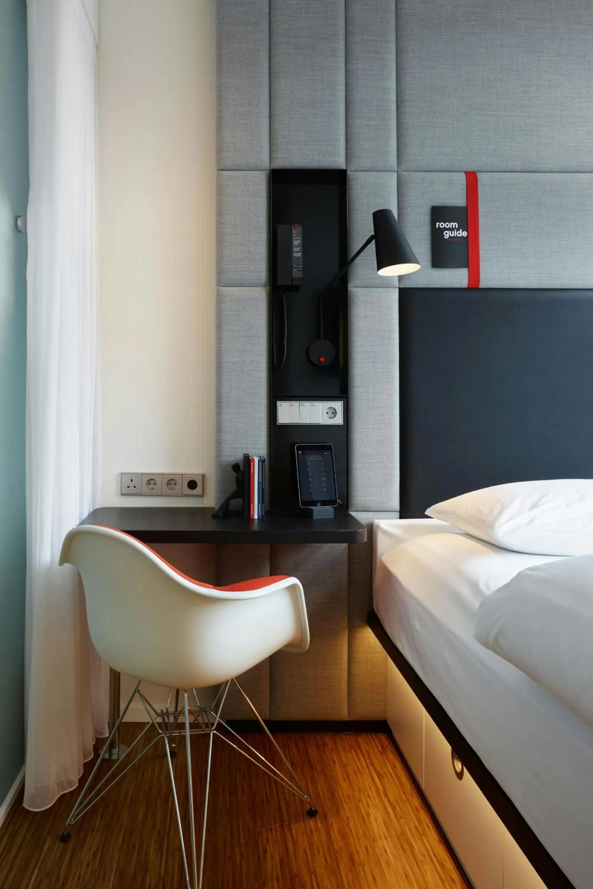 Photo of the whole room, Bed in citizenM Rotterdam