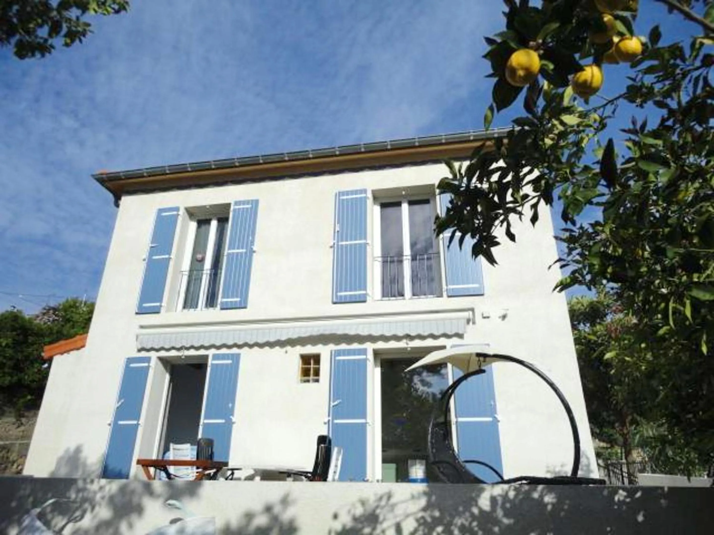 Property building in Appartement moderne à Antibes avec jardin et terrasse