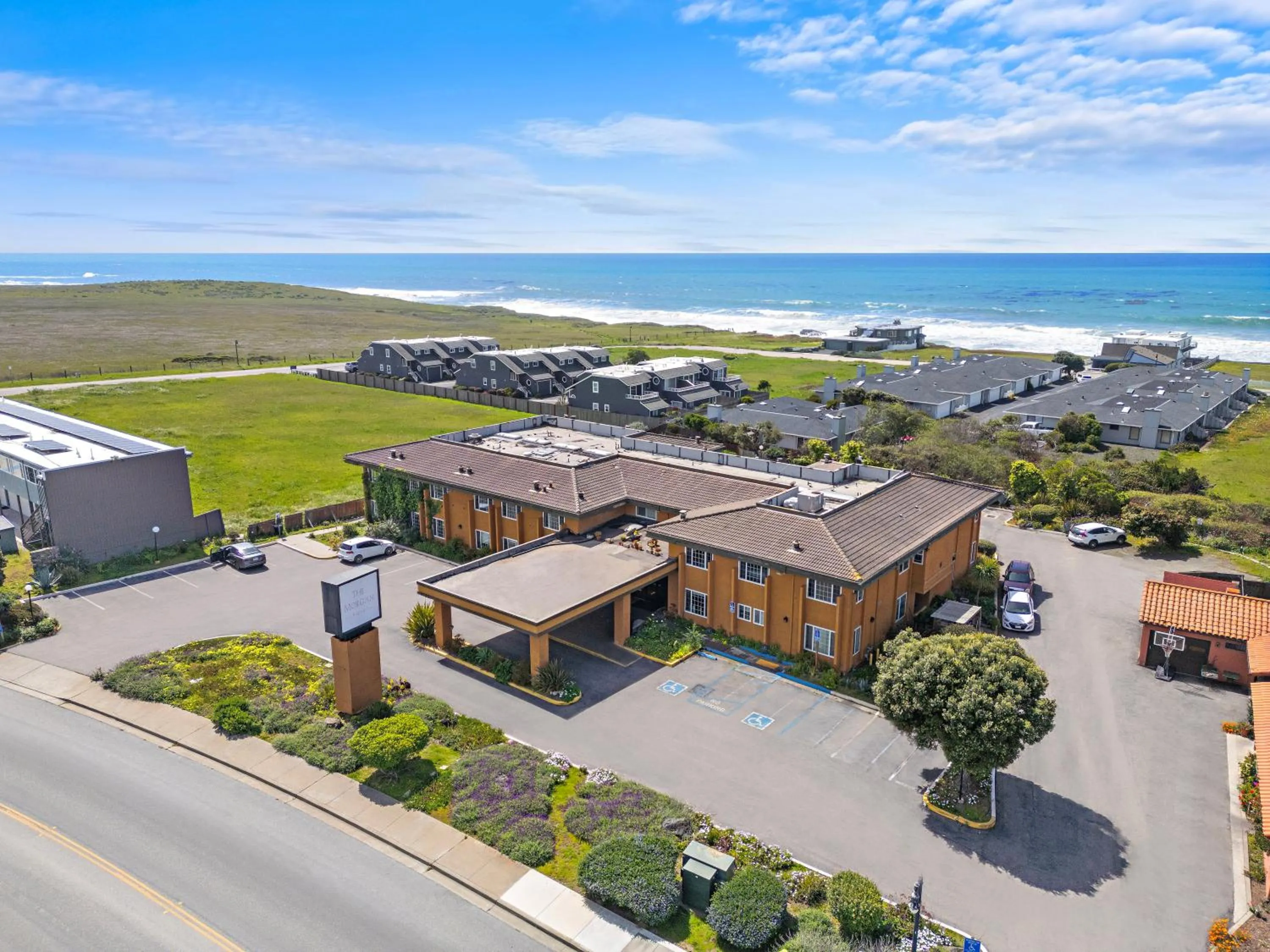 Property building in The Morgan San Simeon - Cambria by Hearst Castle