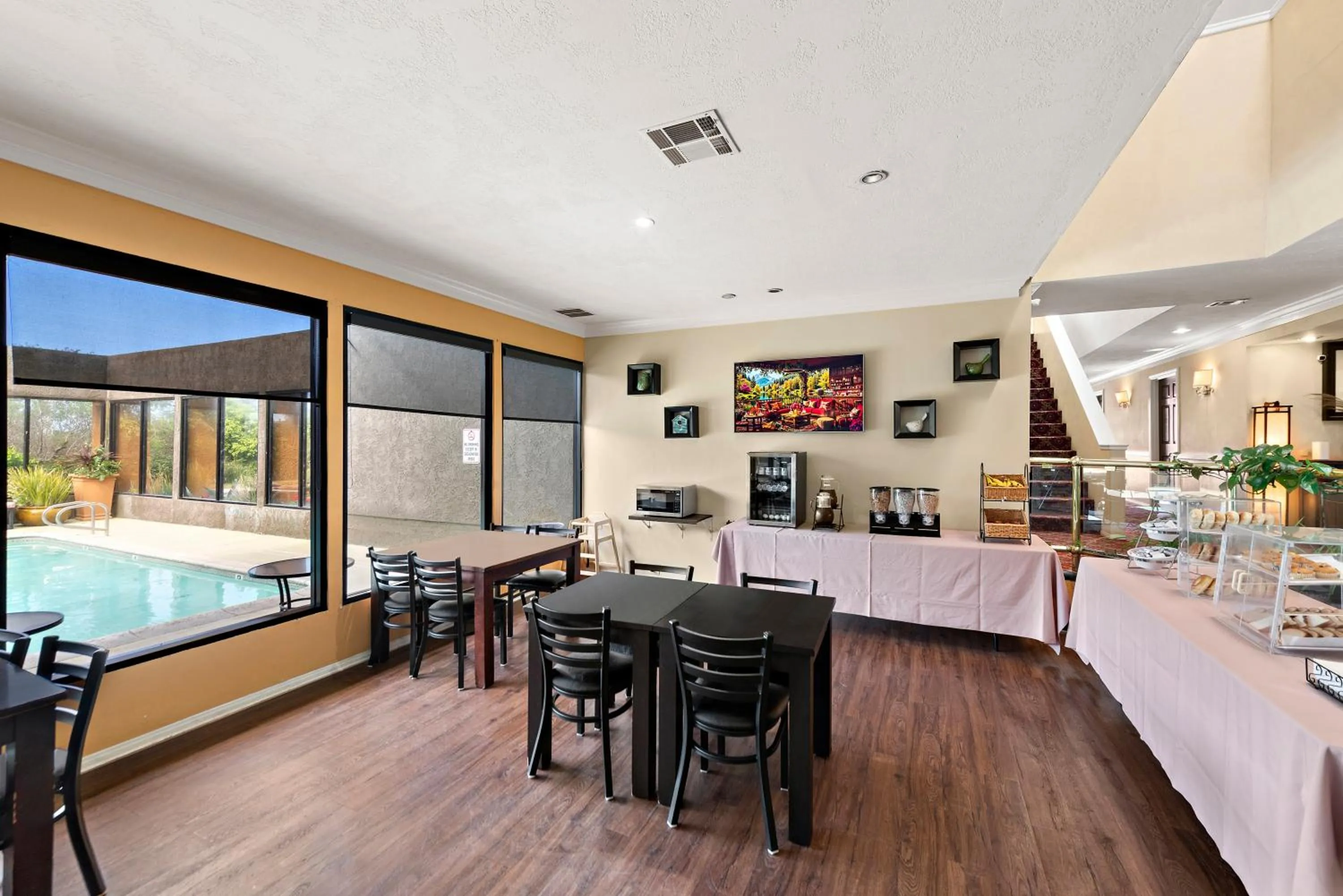 Buffet breakfast in The Morgan San Simeon - Cambria by Hearst Castle