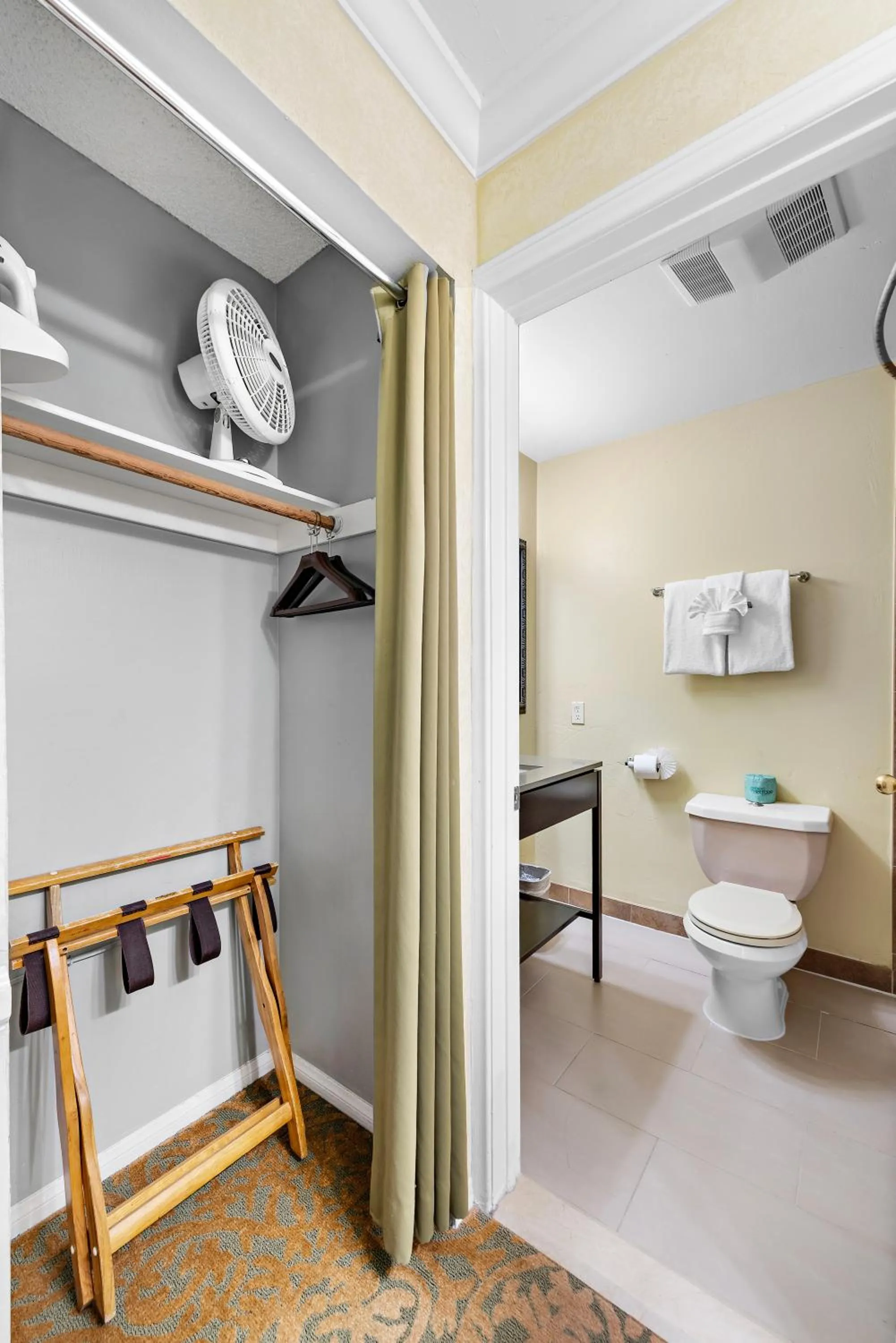 Bathroom in The Morgan San Simeon - Cambria by Hearst Castle