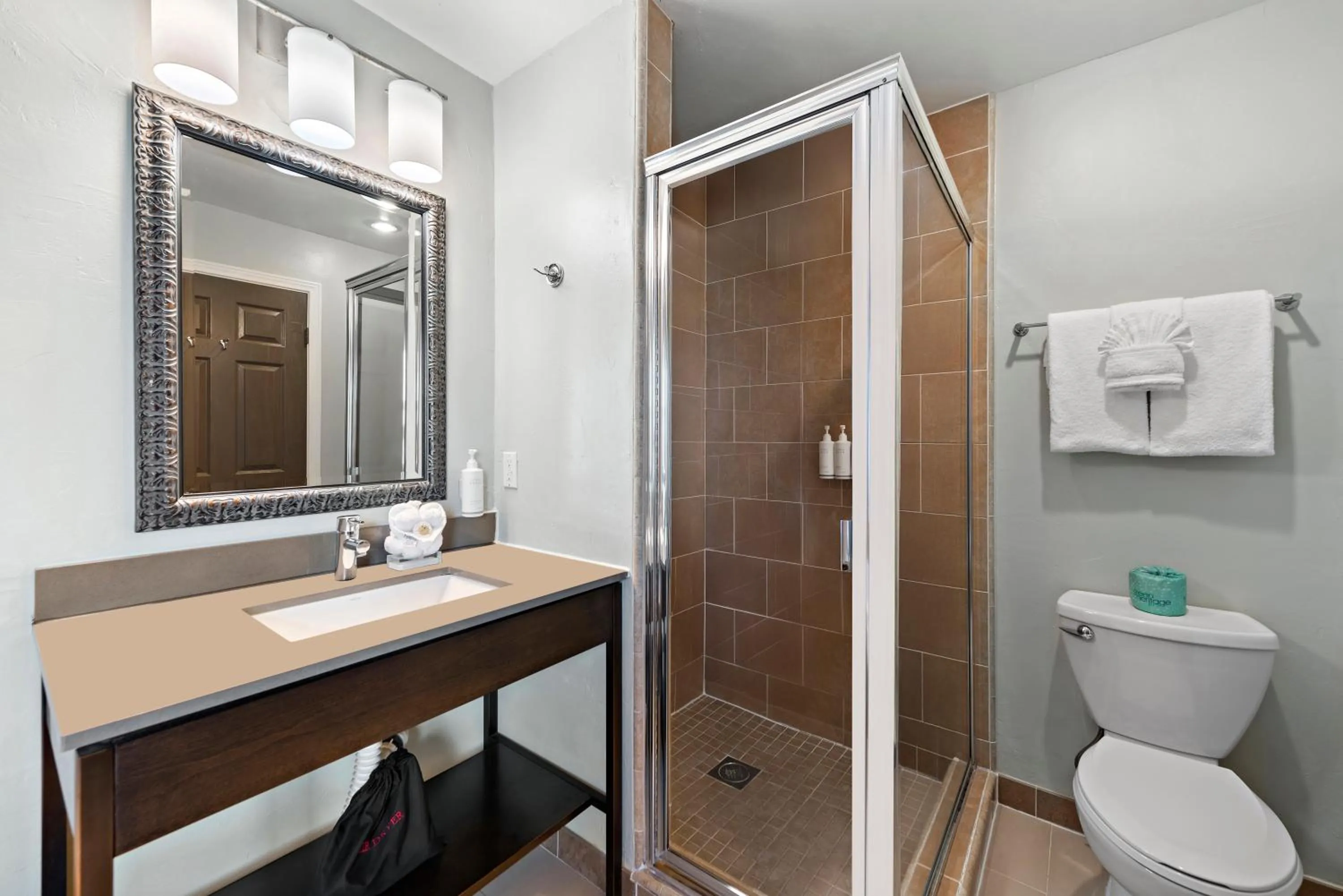 Bathroom in The Morgan San Simeon - Cambria by Hearst Castle