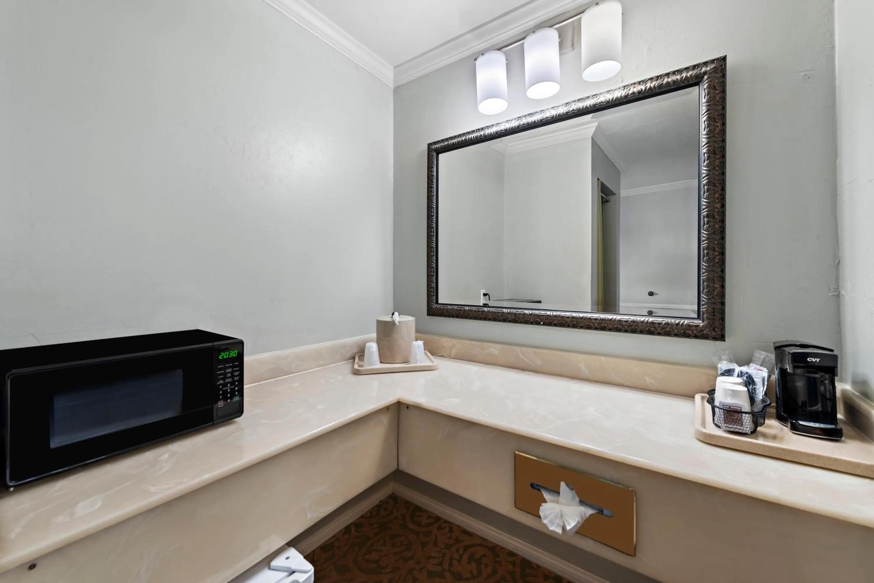 microwave in The Morgan San Simeon - Cambria by Hearst Castle