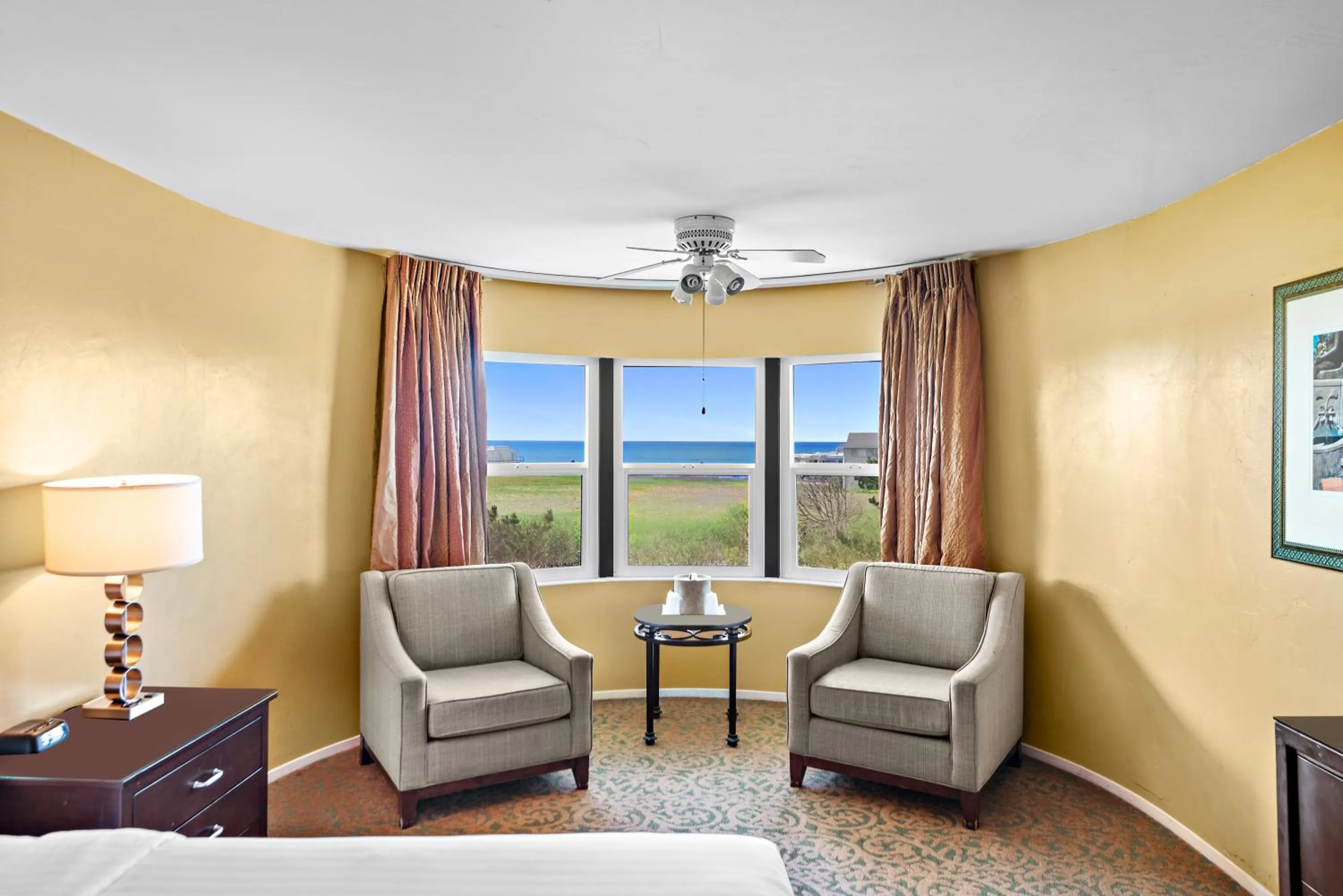 Seating area in The Morgan San Simeon - Cambria by Hearst Castle