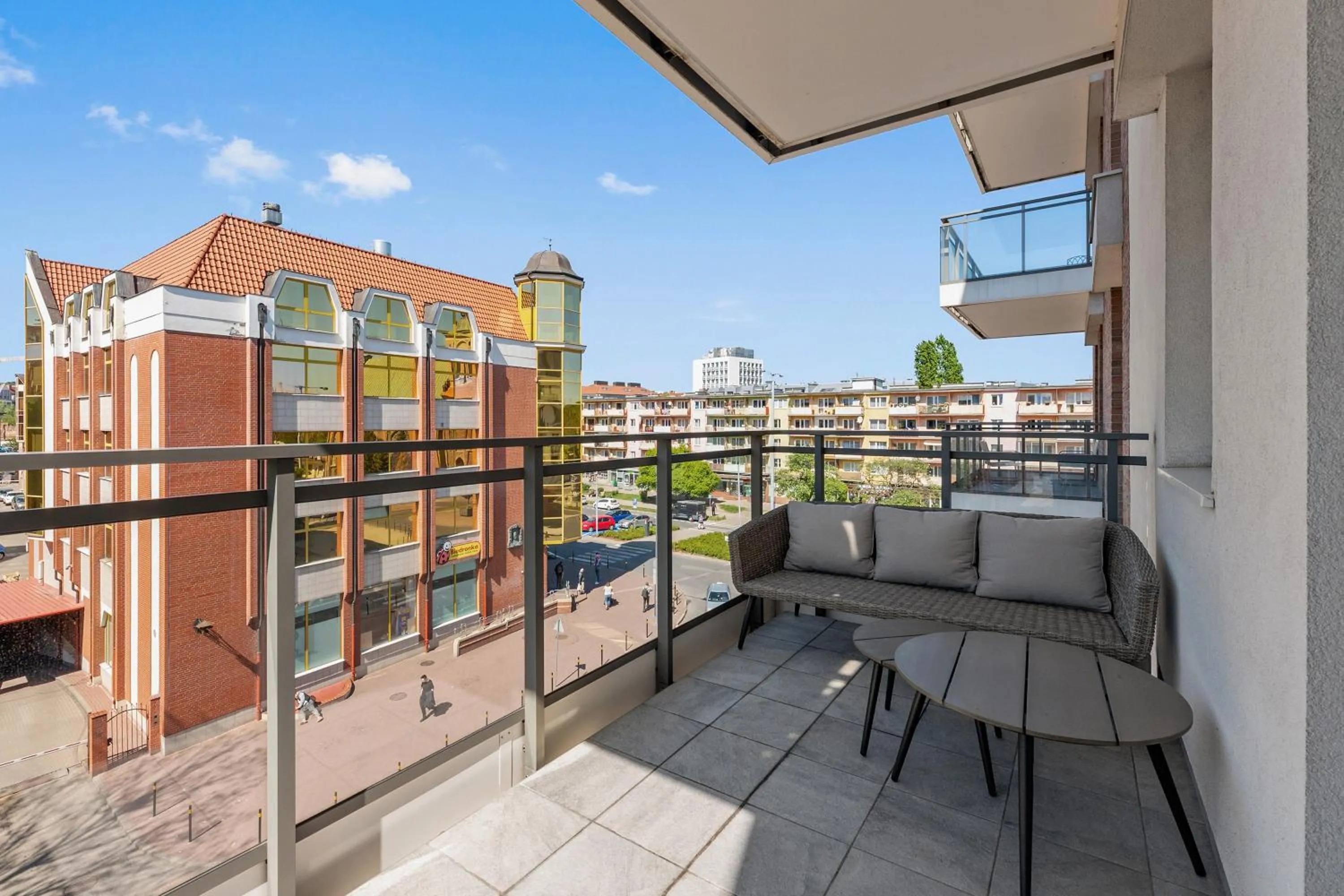 One-Bedroom Deluxe Apartment in Blue Mandarin Garden Gates