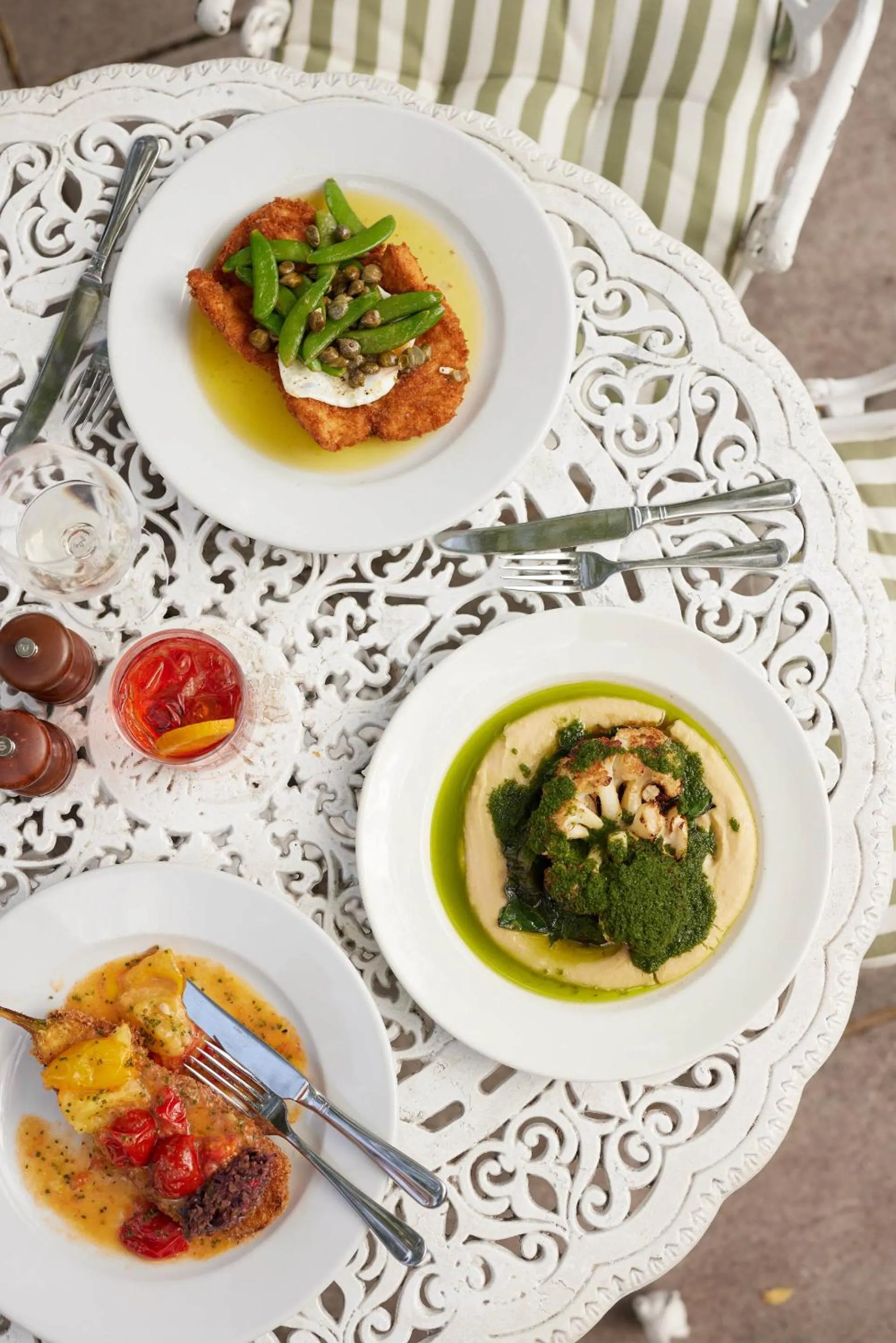 Food and drinks in The Grosvenor Arms