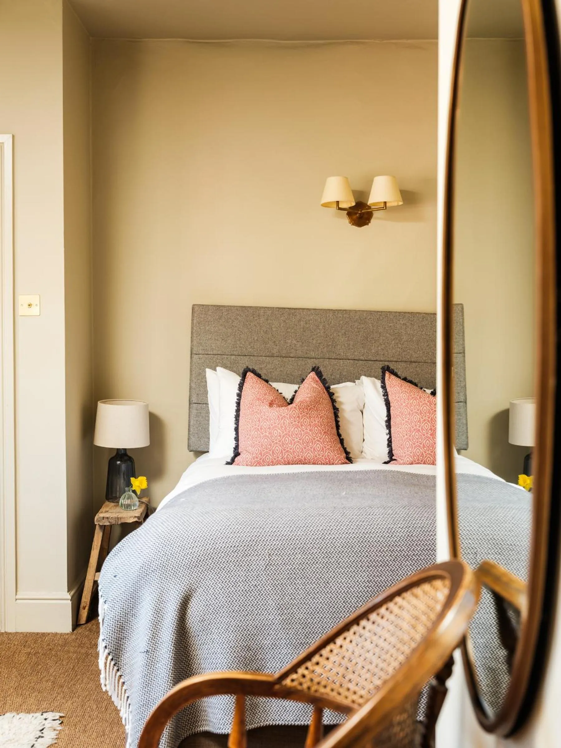 Bedroom, Bed in The Grosvenor Arms