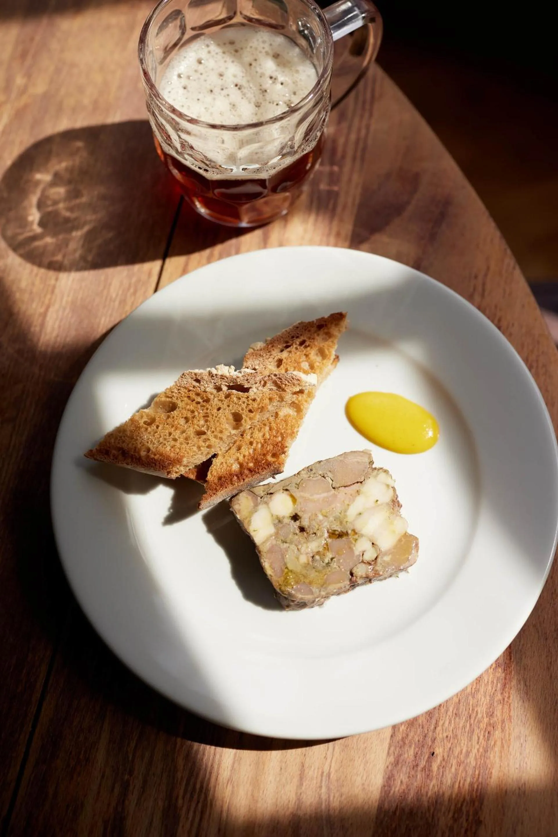 Food and drinks in The Grosvenor Arms