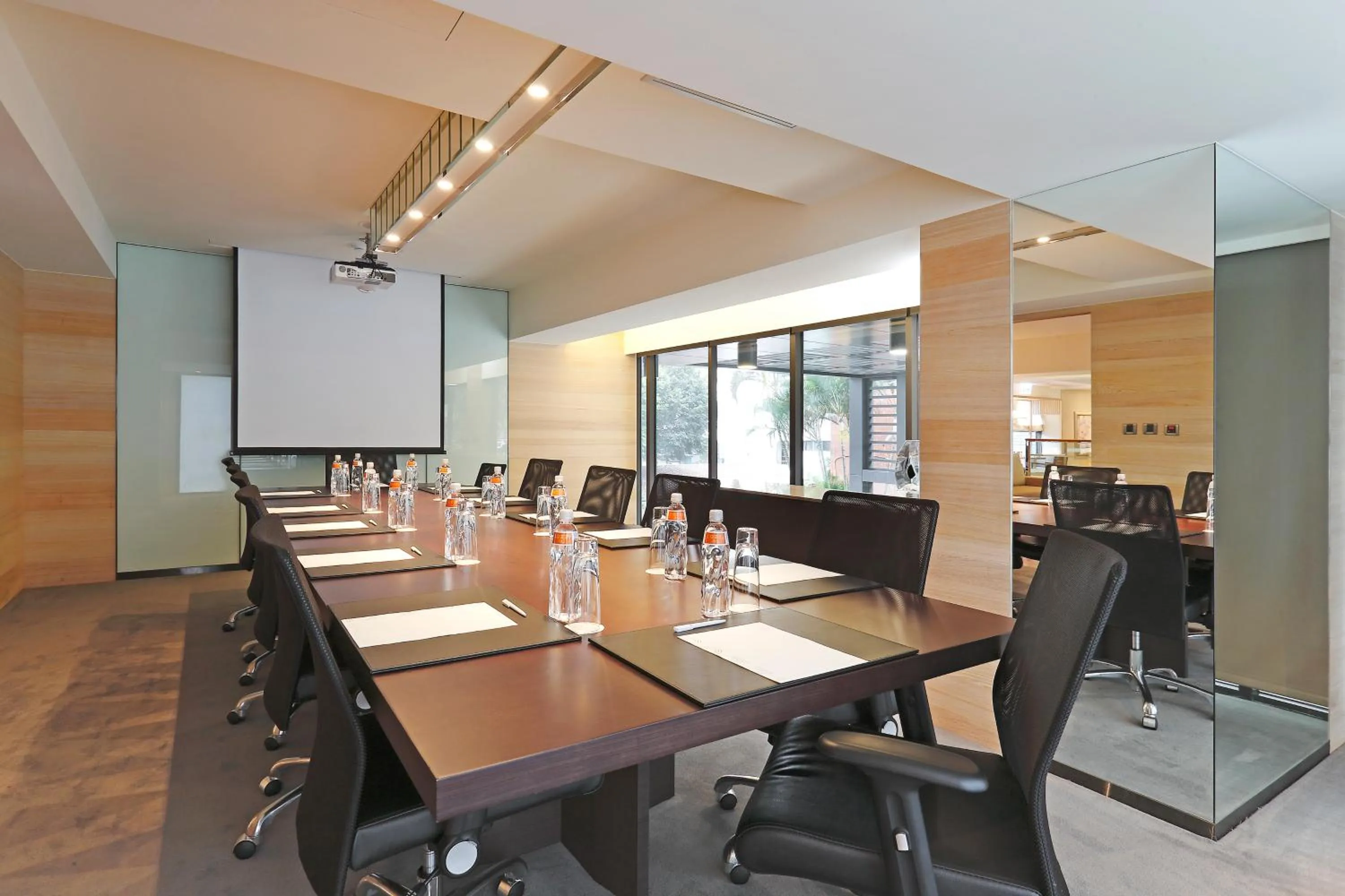 Business facilities in Hotel COZZI Minsheng Taipei