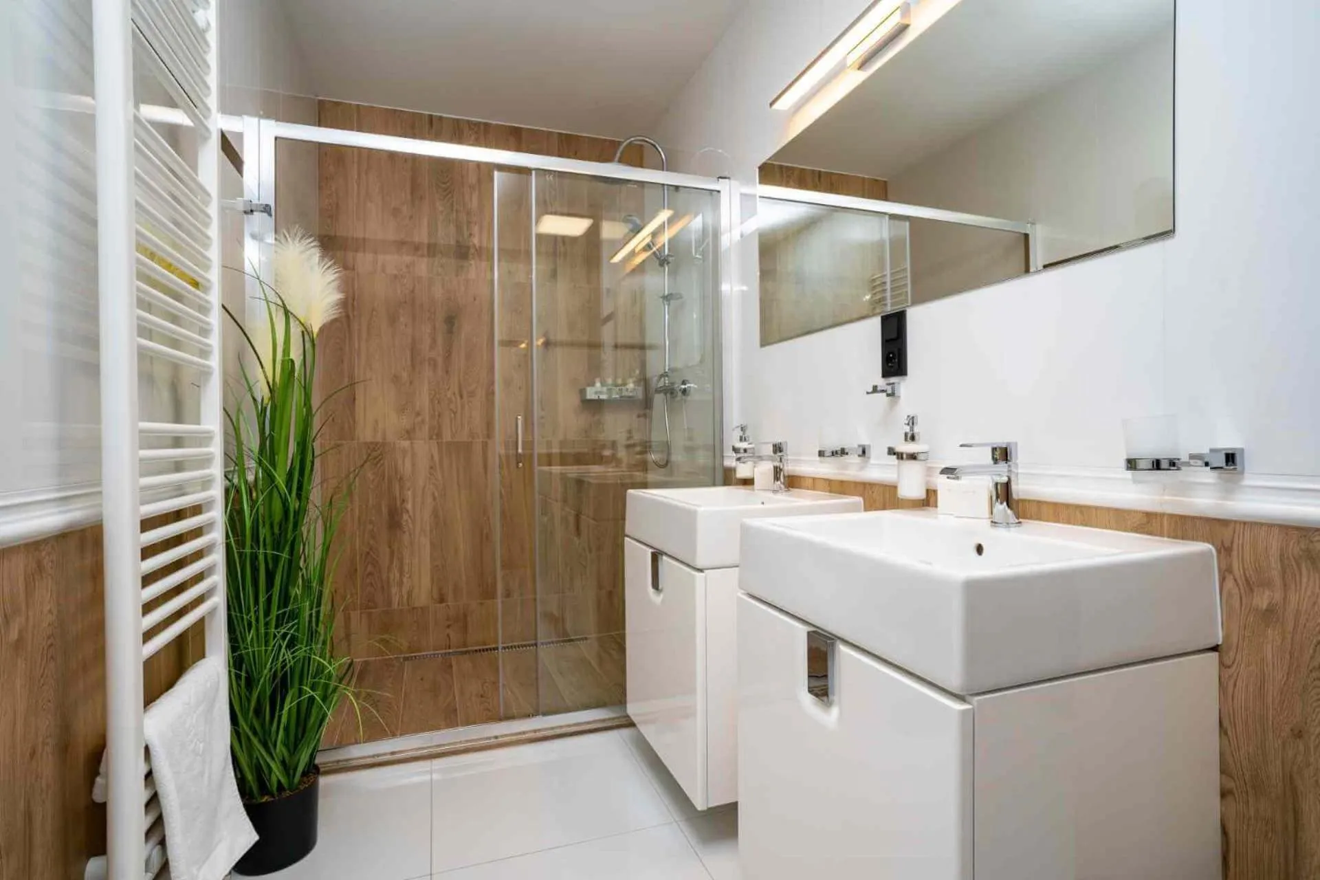 Shower in Hotel Mamut