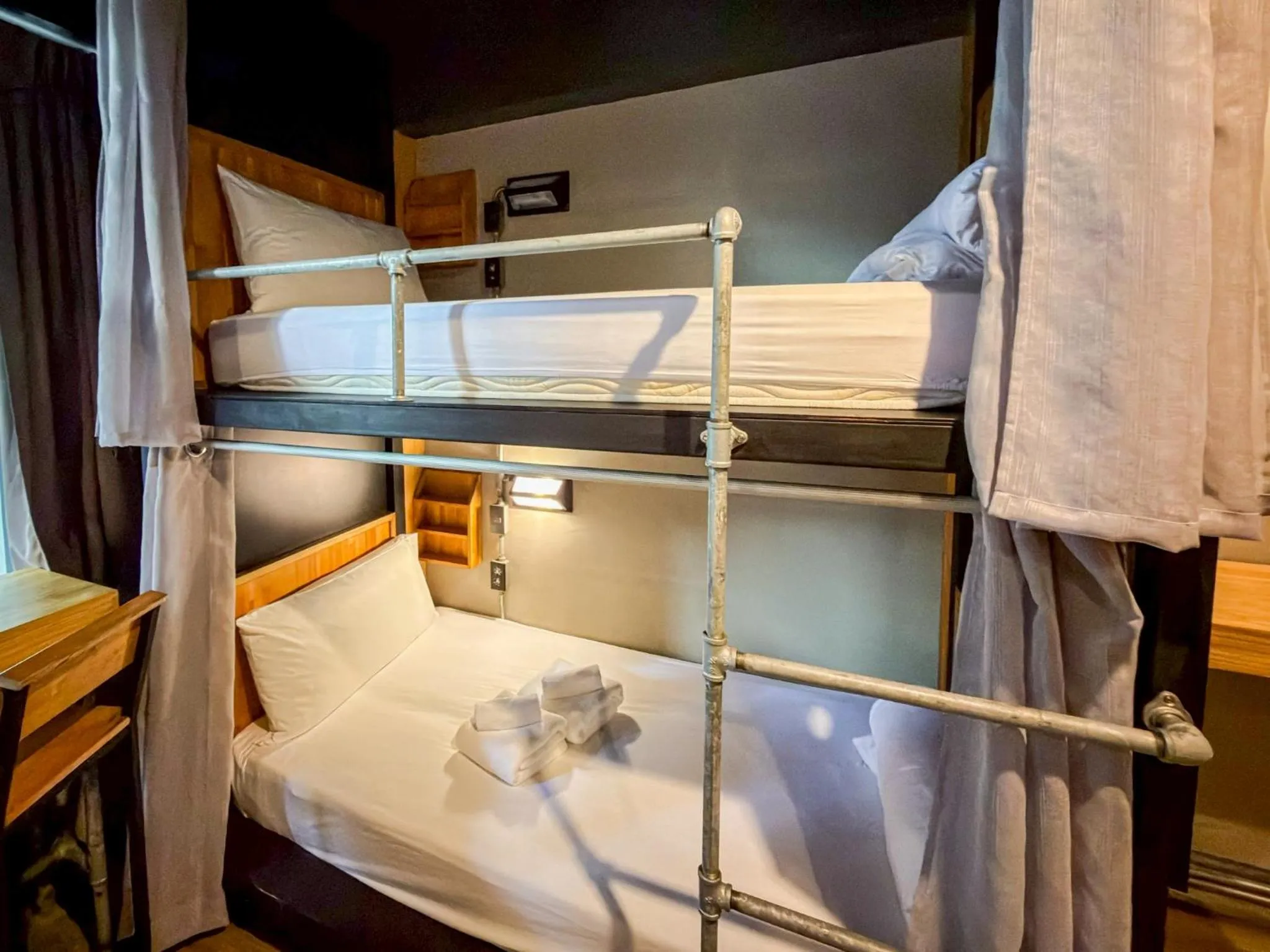 Bedroom, Bed in Hotel Ordinary Bangkok