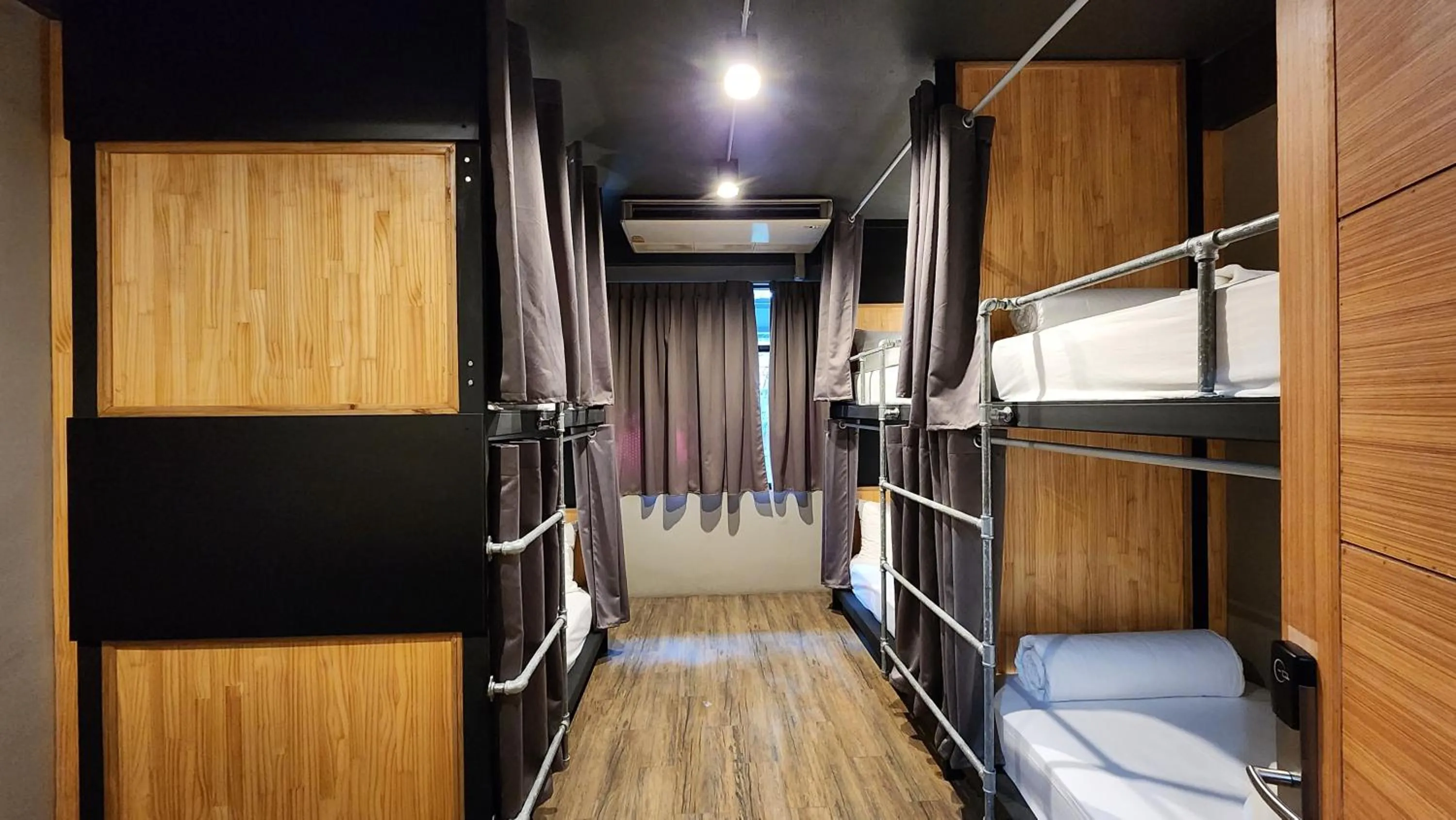 Photo of the whole room in Hotel Ordinary Bangkok