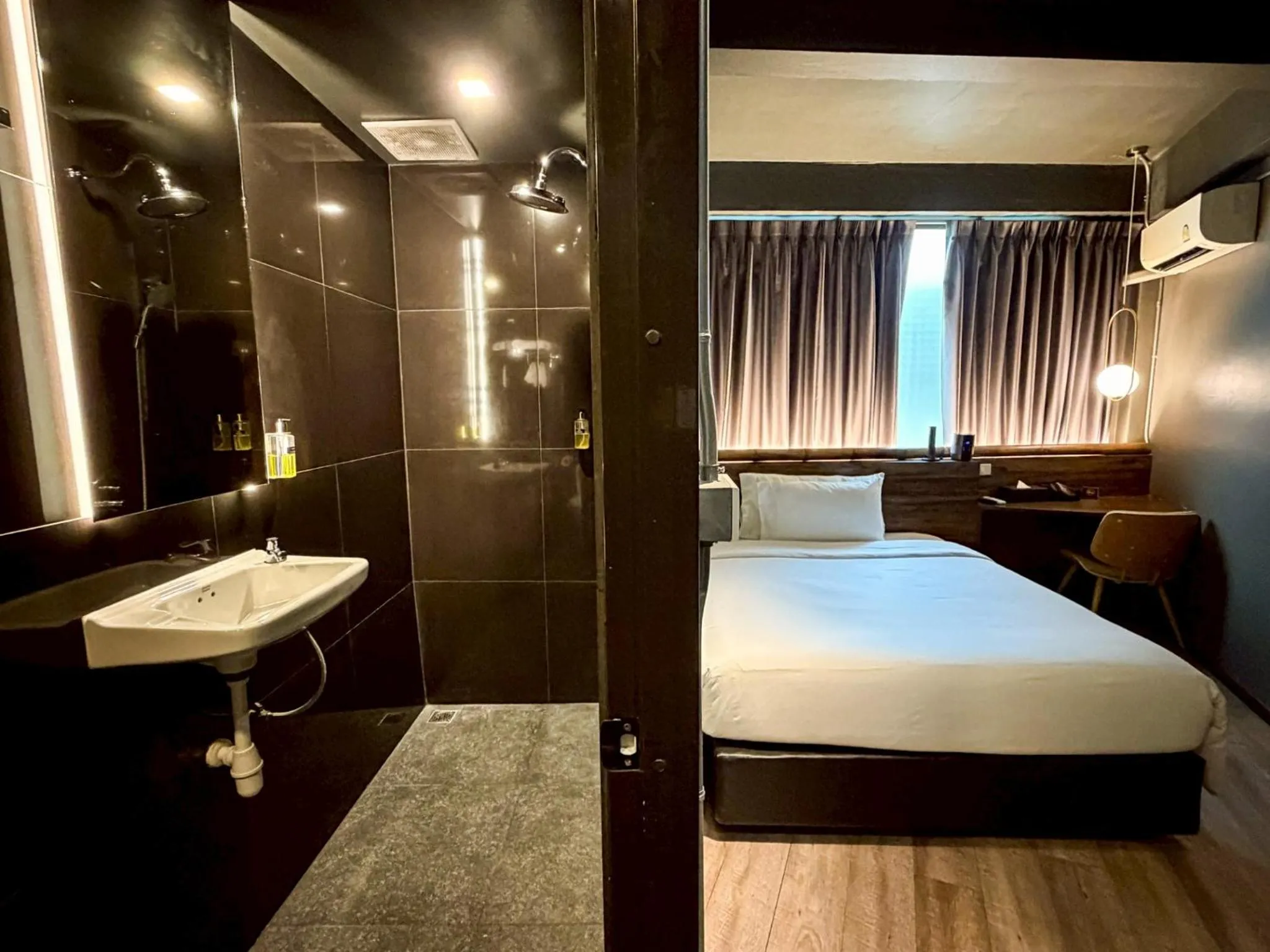 Area and facilities, Bed in Hotel Ordinary Bangkok