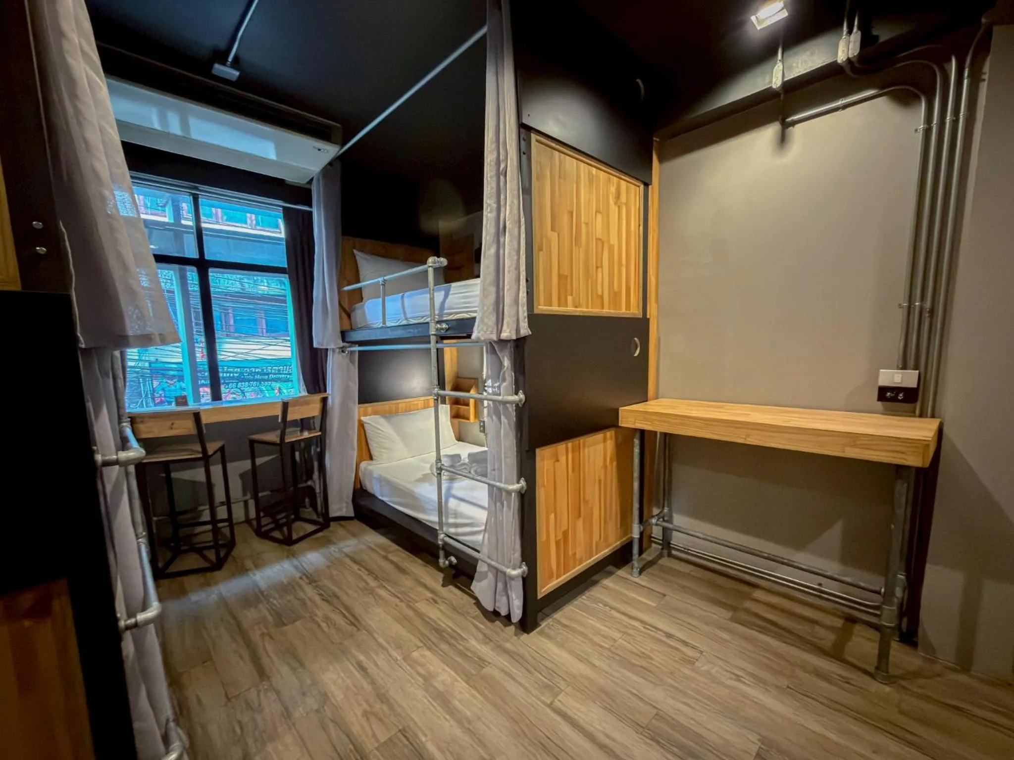 Bedroom, Bed in Hotel Ordinary Bangkok