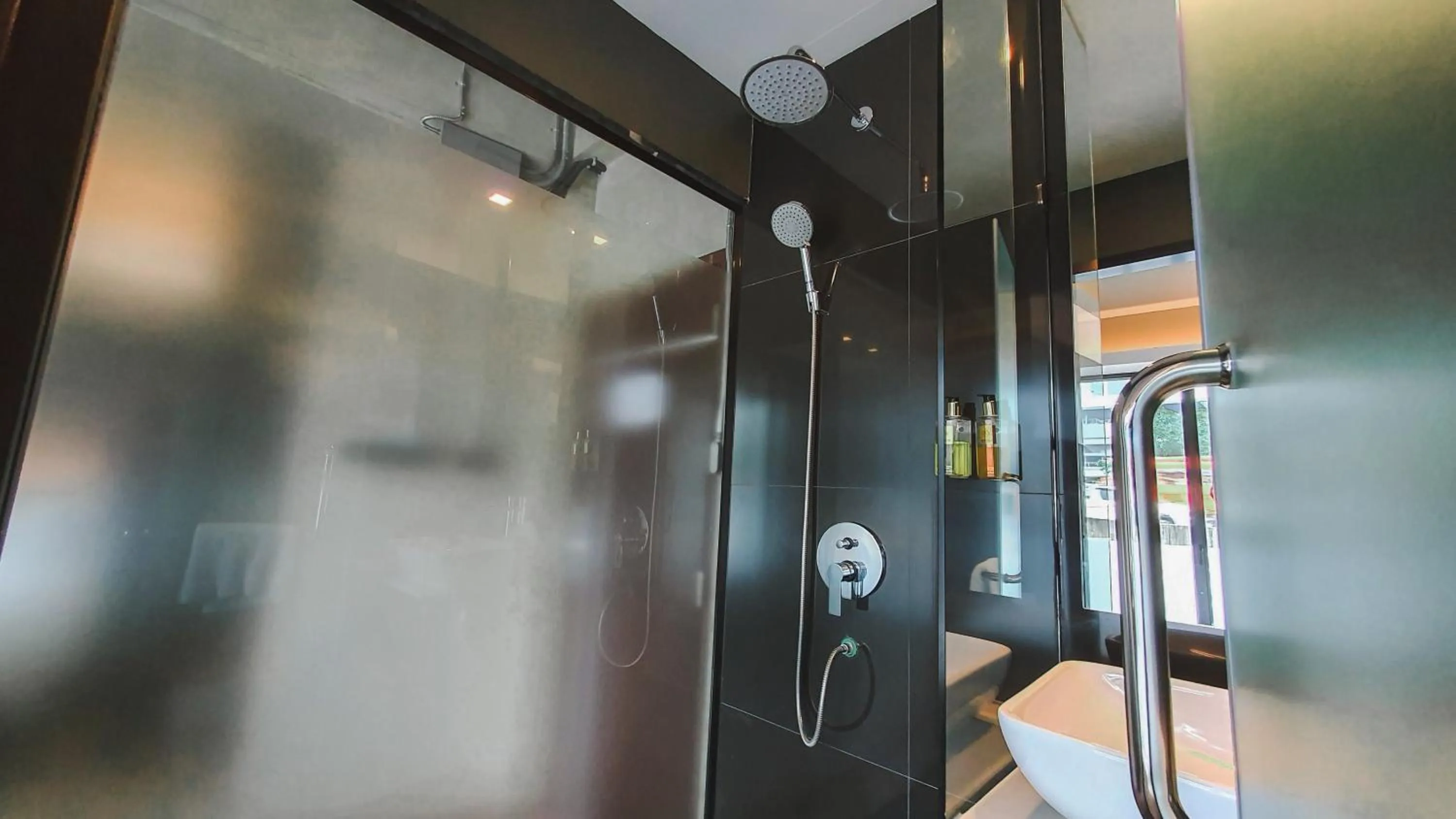Shower in Hotel Ordinary Bangkok