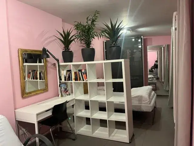 Double Room with Private Bathroom in 36 Rooms Hostel Berlin Kreuzberg Double Room with Private Bathroom in 36 Rooms Hostel Berlin Kreuzberg