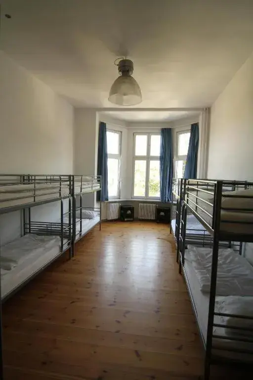 Bed in Female 8-Bed Dormitory Room in 36 Rooms Hostel Berlin Kreuzberg Bed in Female 8-Bed Dormitory Room in 36 Rooms Hostel Berlin Kreuzberg